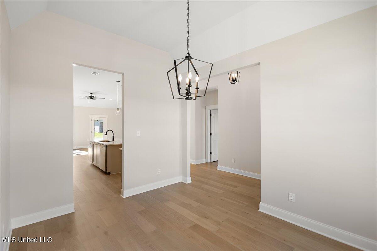 705 Washington Street Property Photo 8
