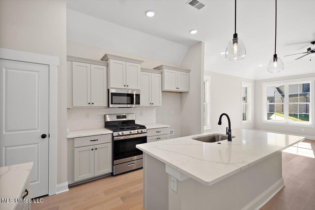 705 Washington Street Property Photo 13
