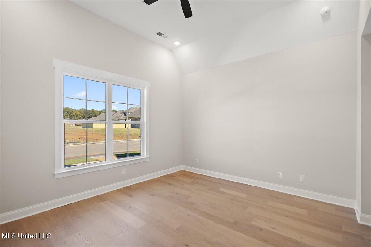 705 Washington Street Property Photo 14