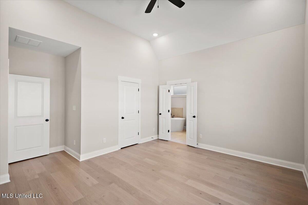 705 Washington Street Property Photo 15
