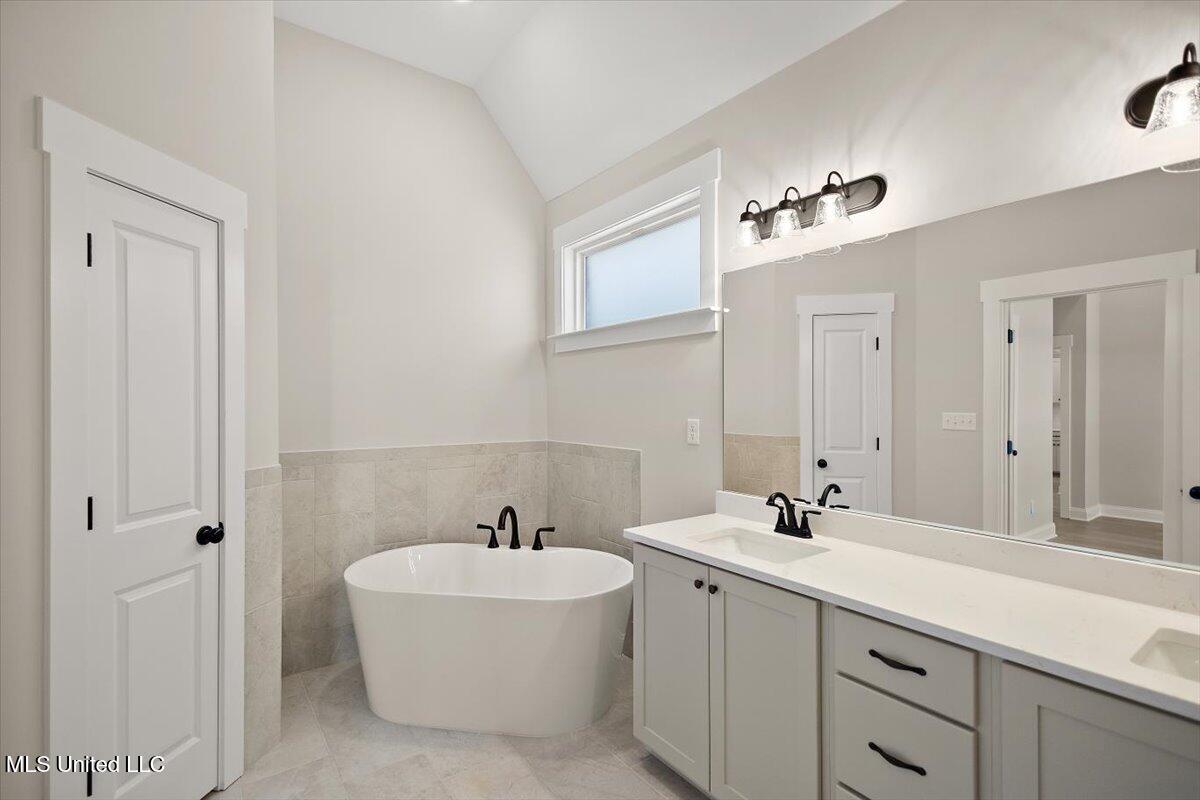 705 Washington Street Property Photo 18