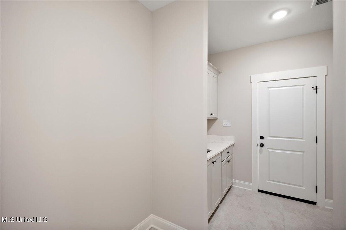 705 Washington Street Property Photo 26