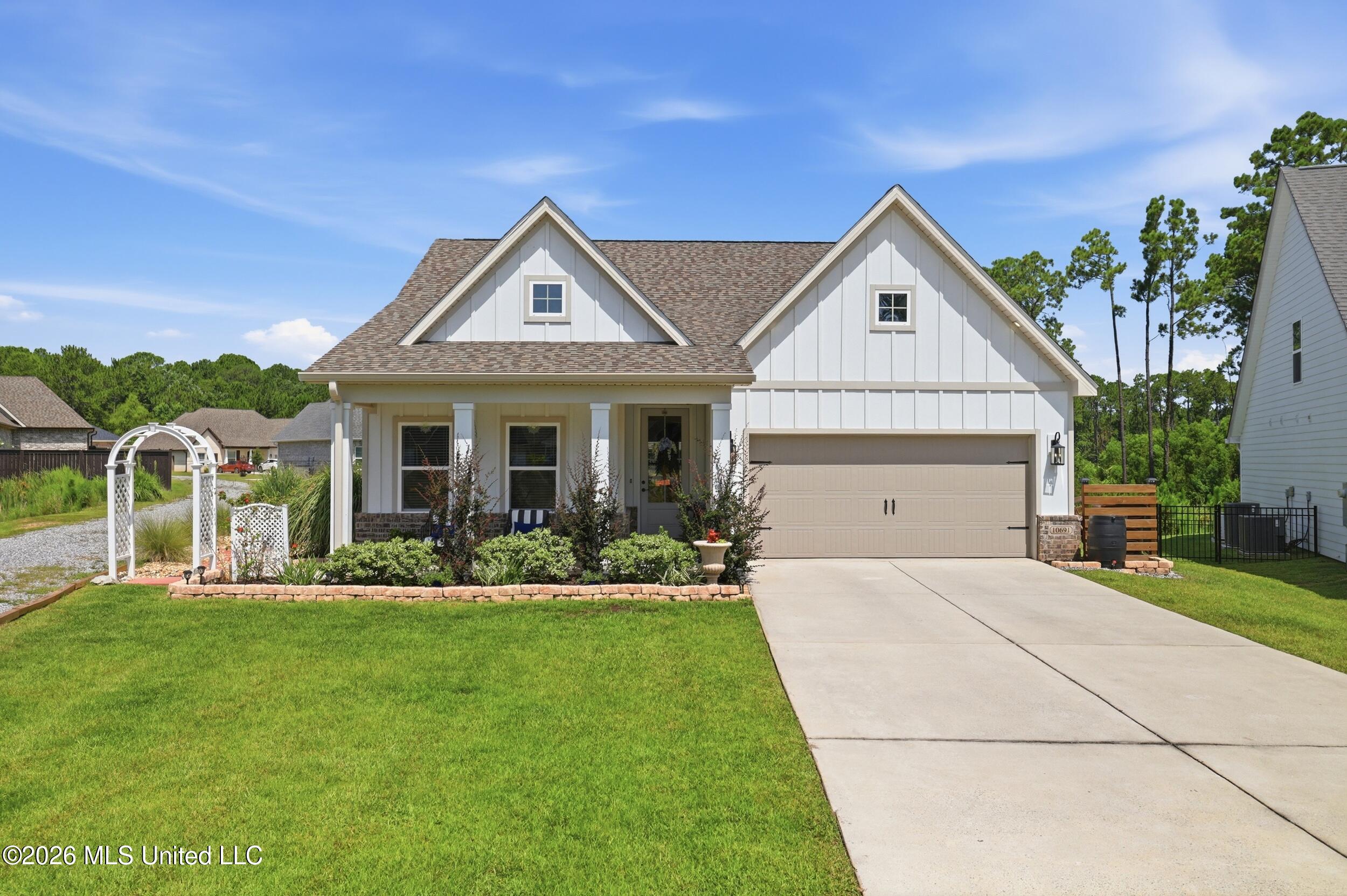 10691 Wren Grove Property Photo 2