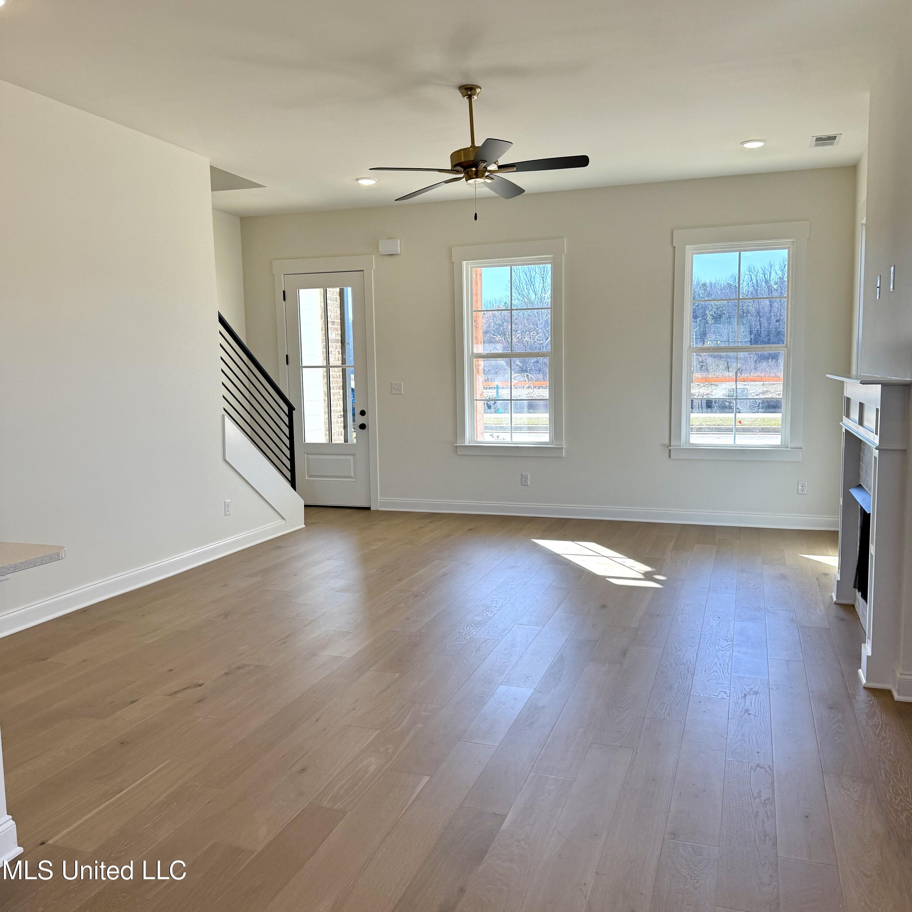 493 Sunflower Street Property Photo 6