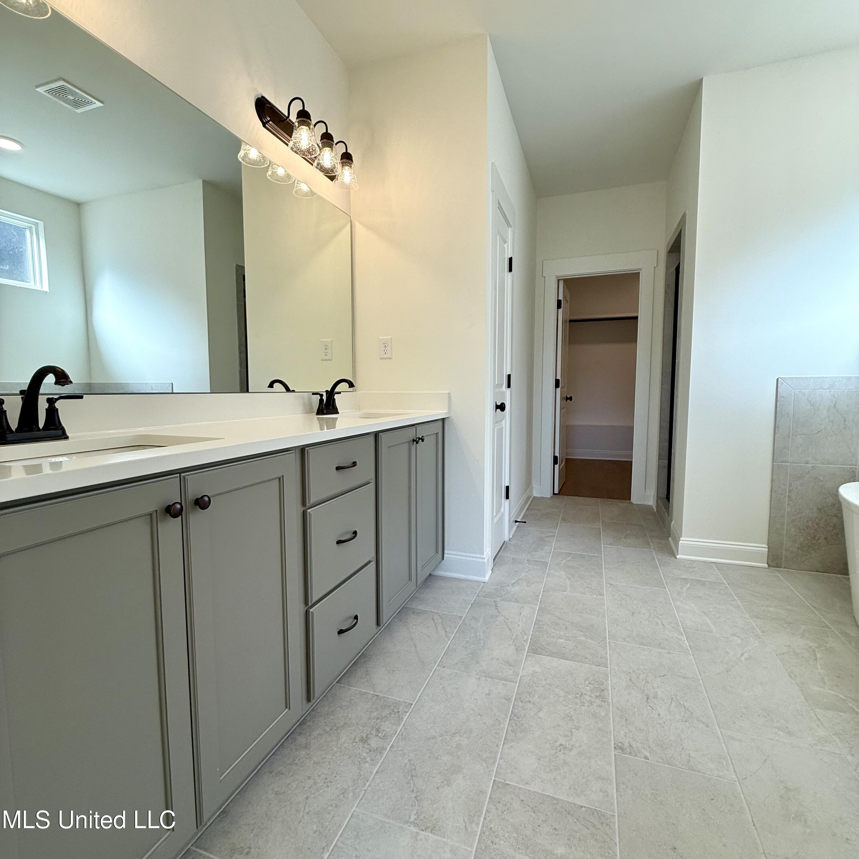 493 Sunflower Street Property Photo 18