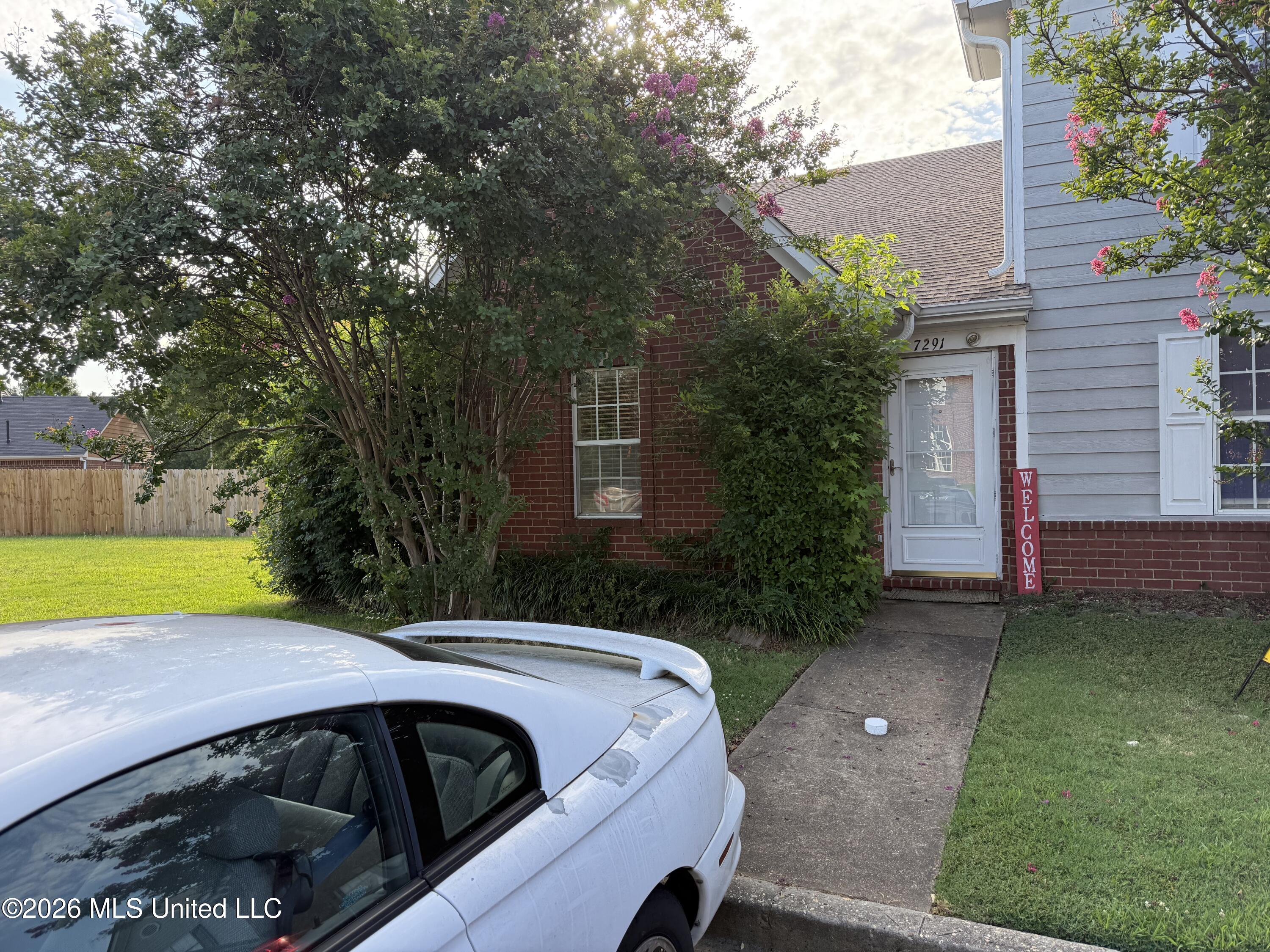 7291 Madelyn Cove Property Photo 1
