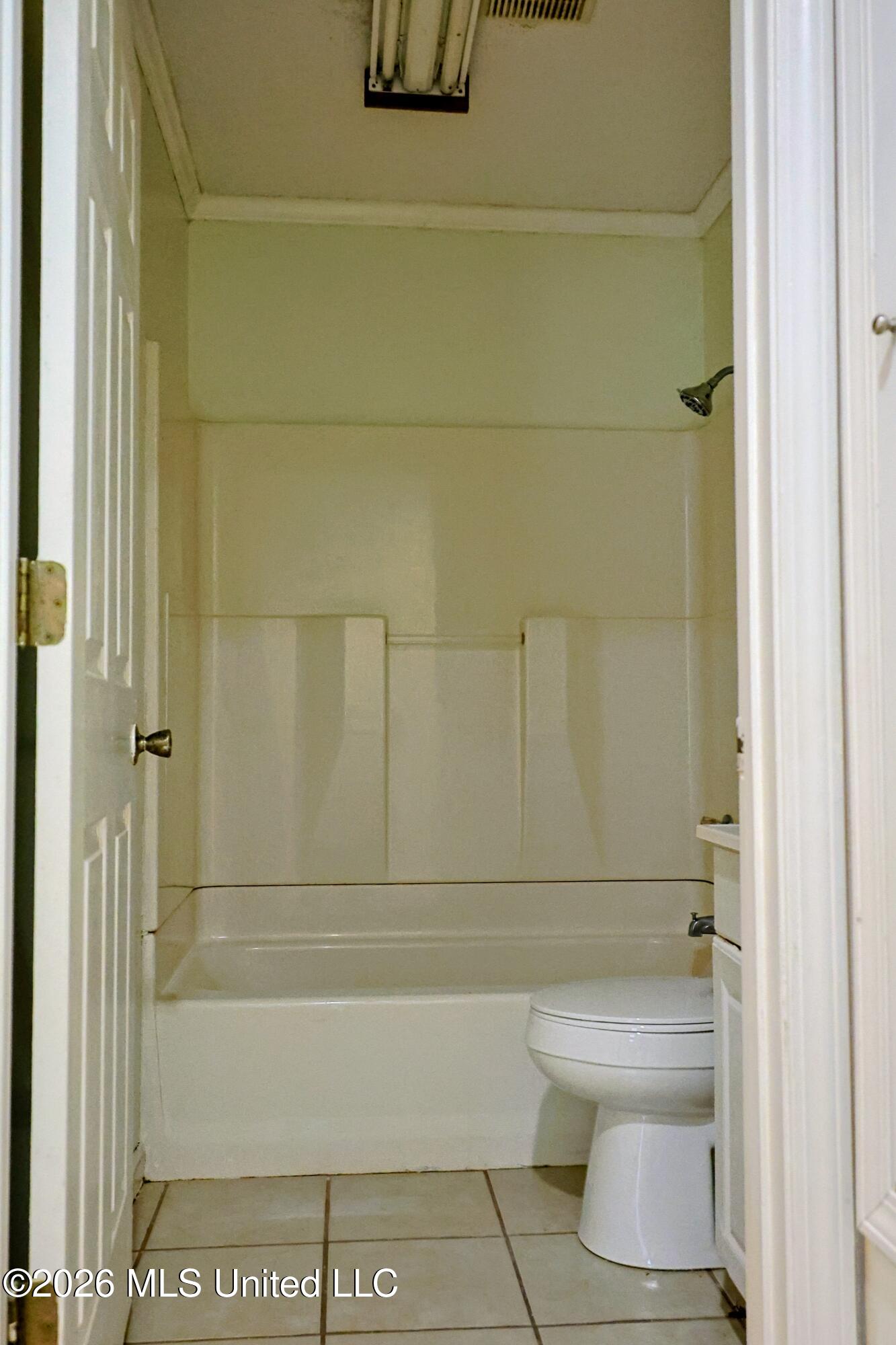 906 Belair Street Property Photo 8