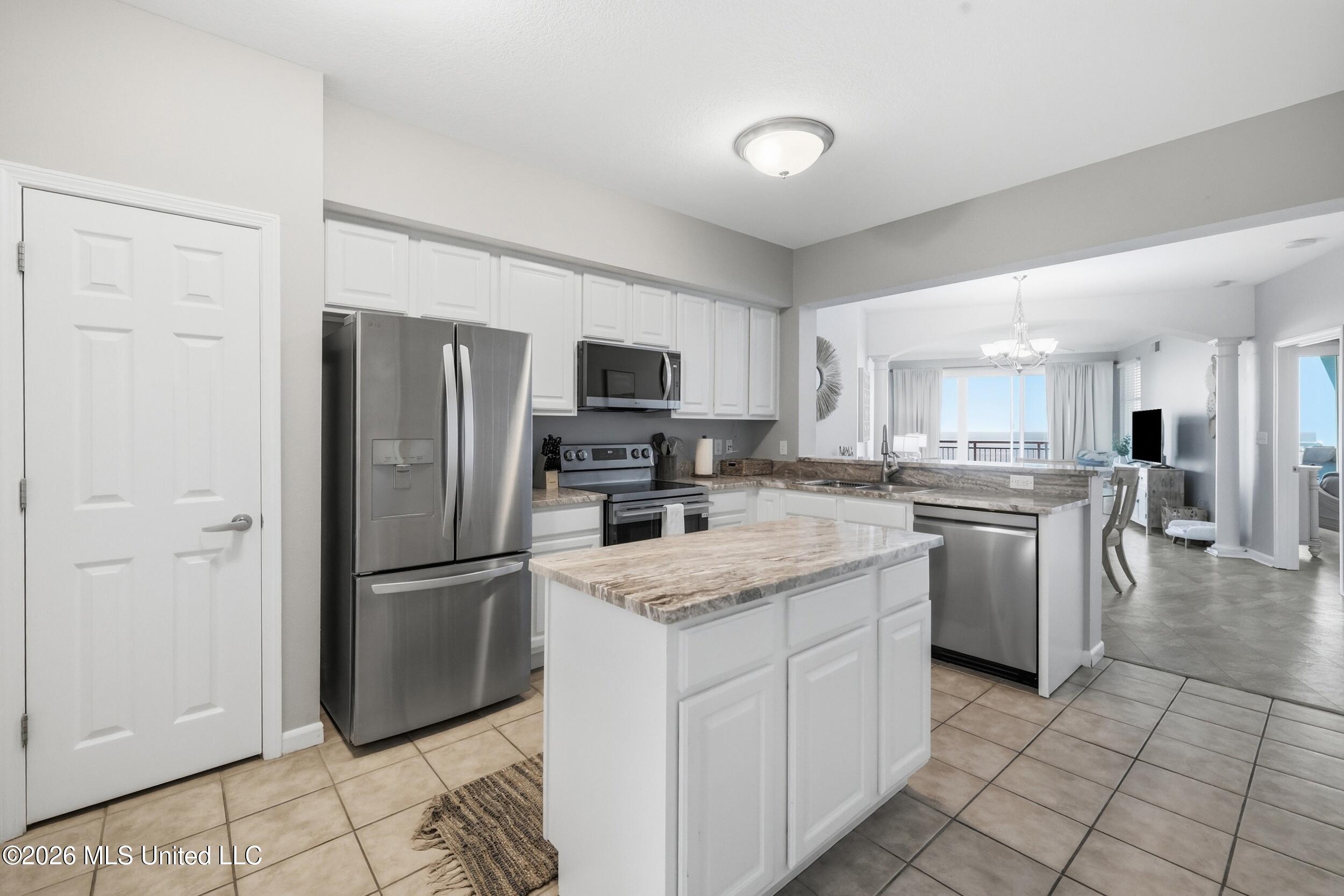2228 Beach Drive Property Photo 10