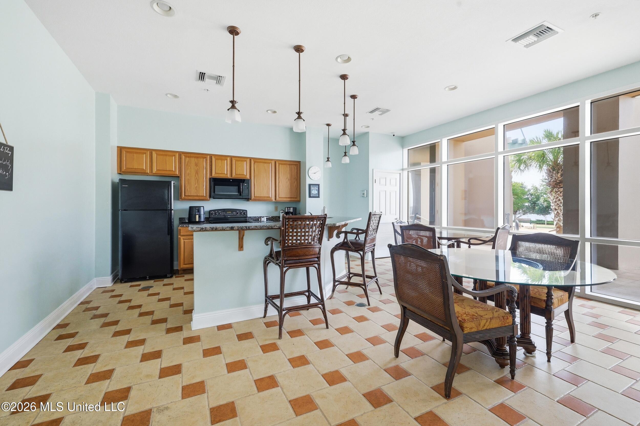 2228 Beach Drive Property Photo 35