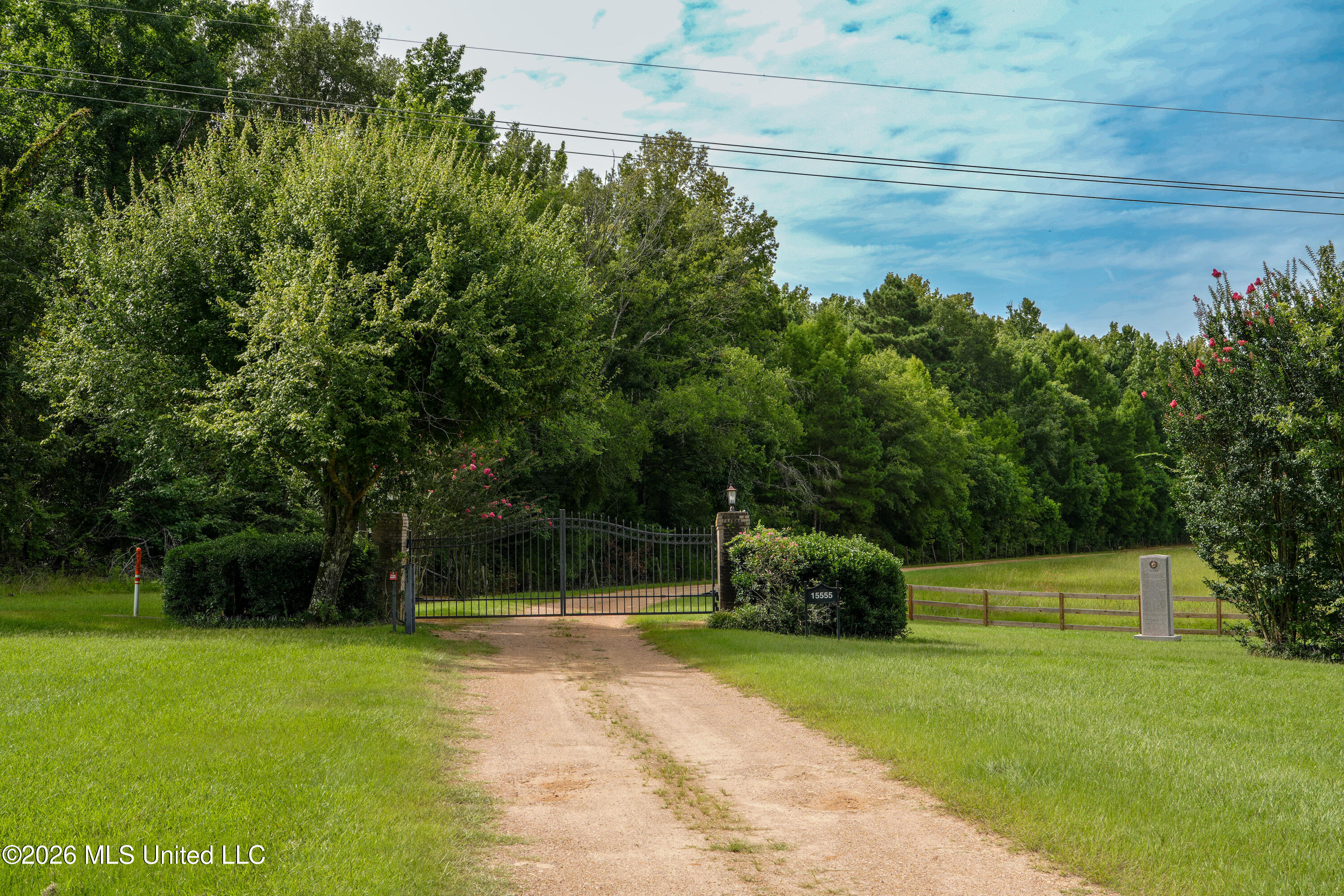 15555 Highway 18 Property Photo 3
