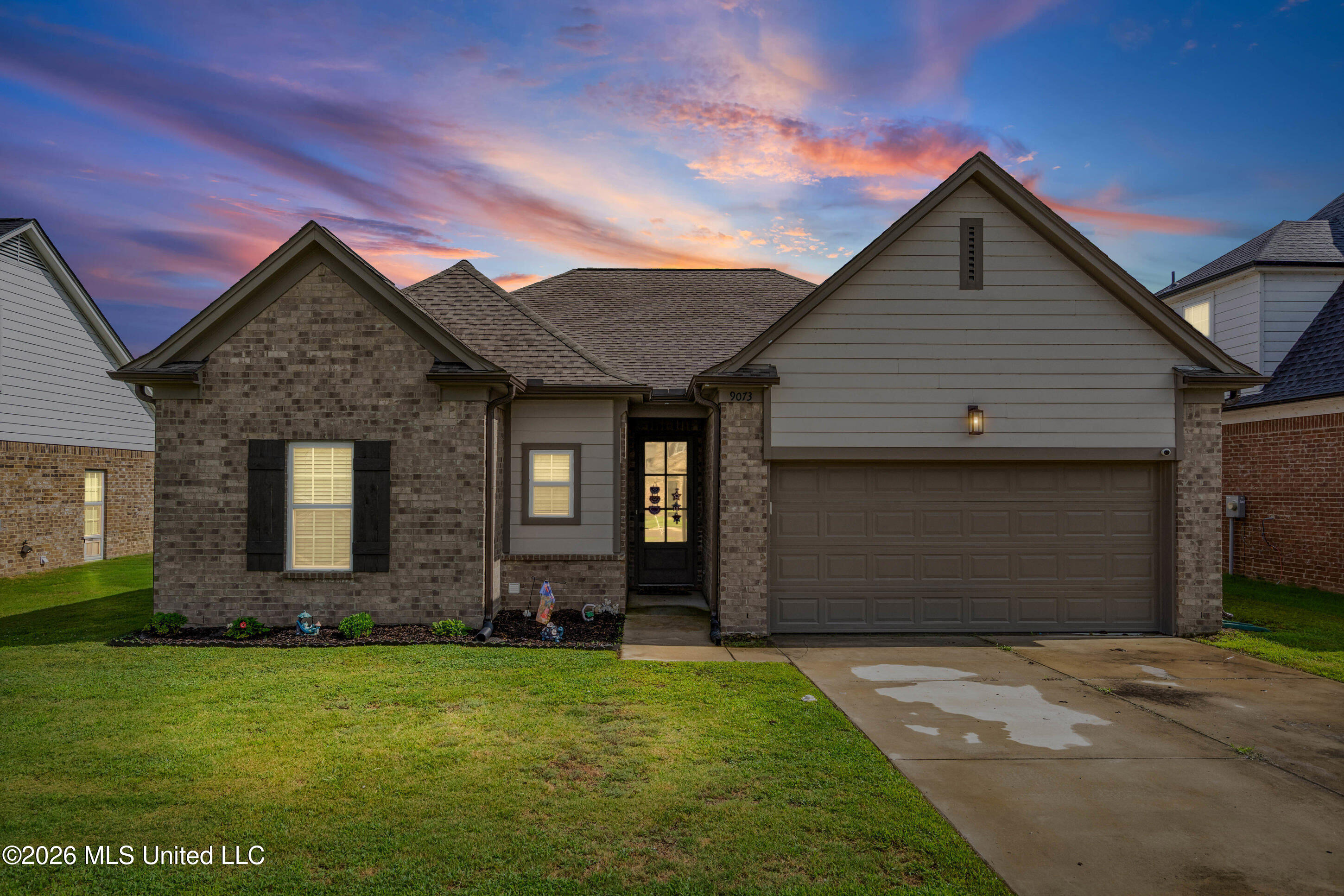 9073 S Lakeside Circle Property Photo 1