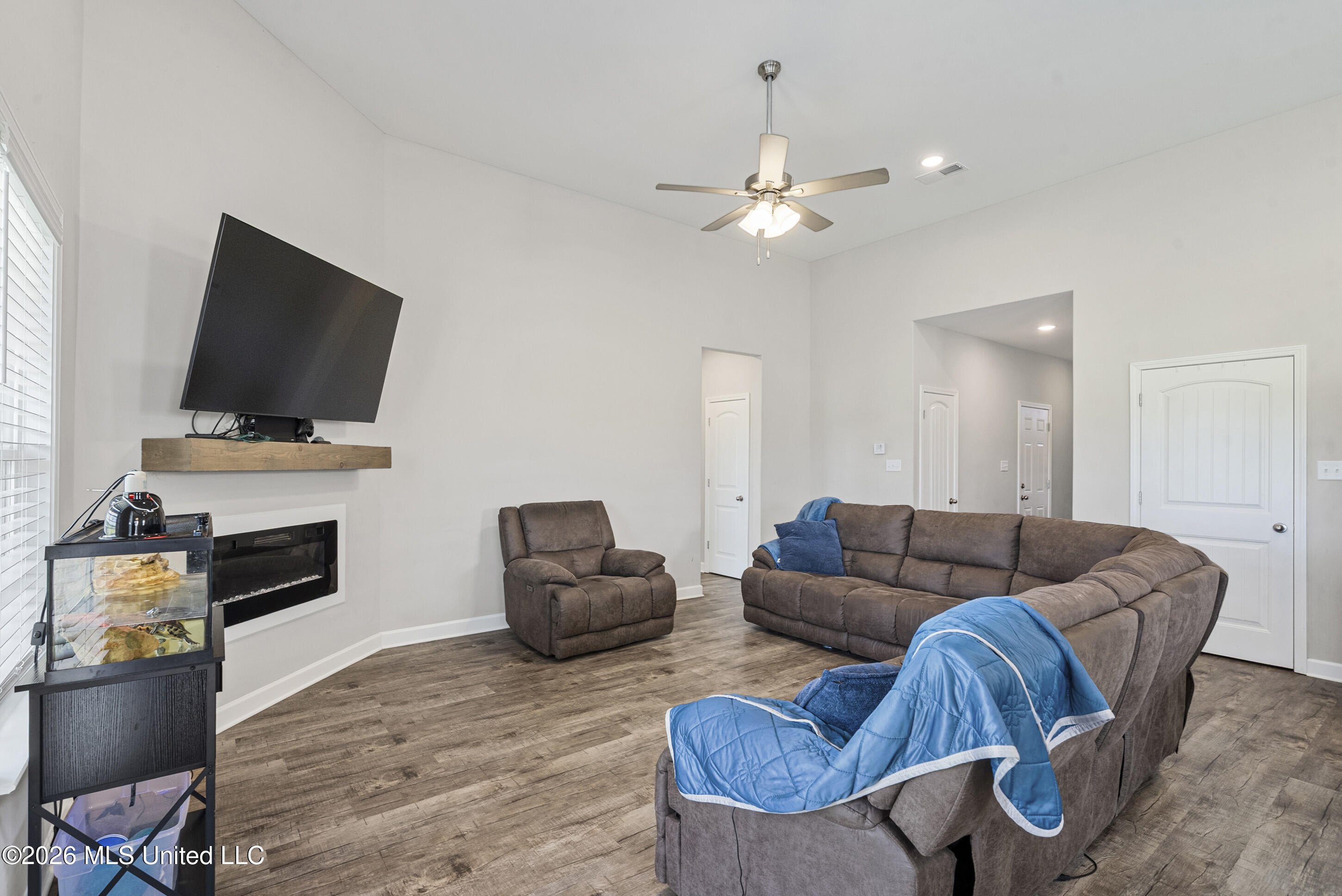 9073 S Lakeside Circle Property Photo 7