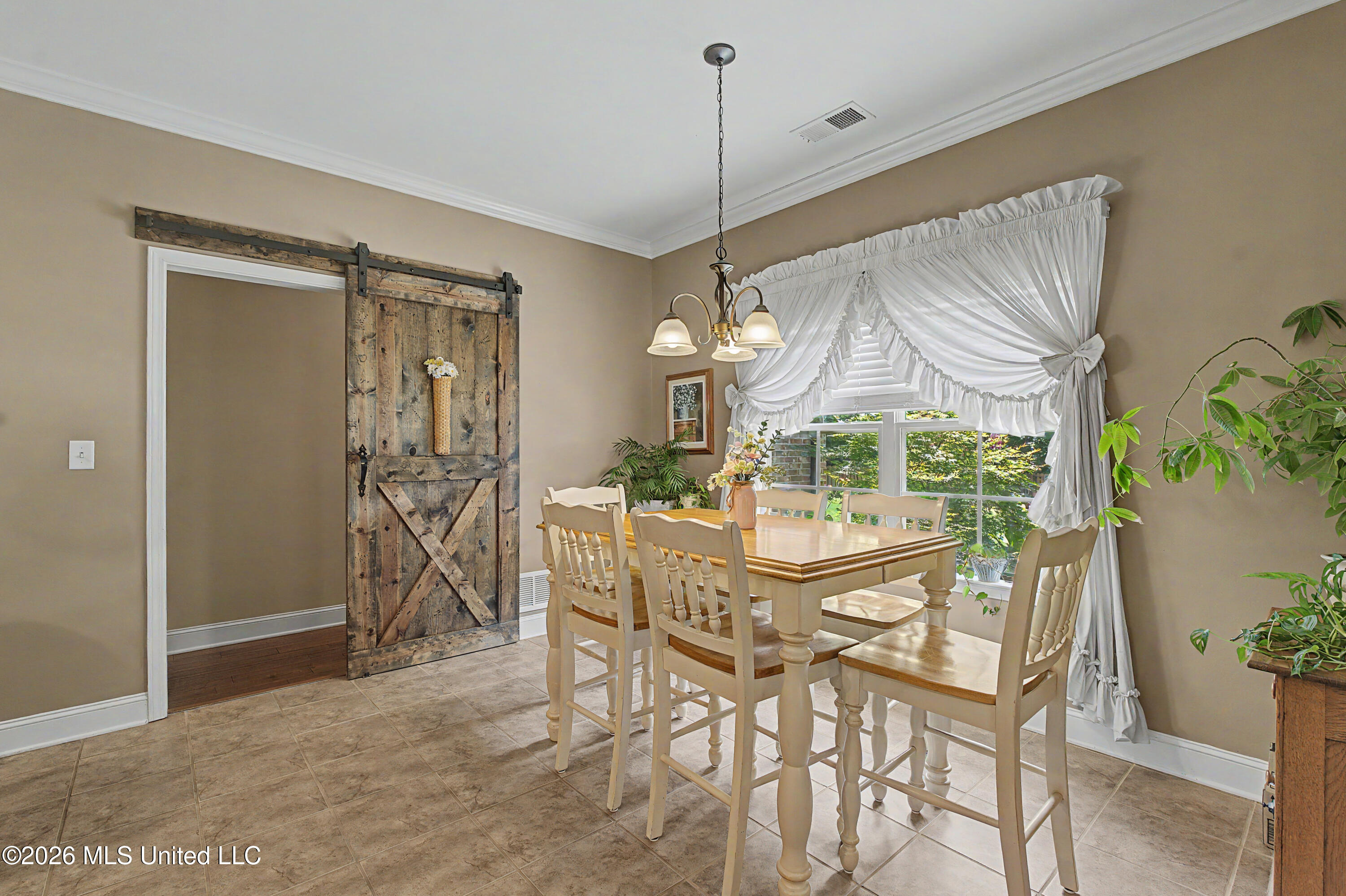 927 Shadow View Drive Property Photo 16
