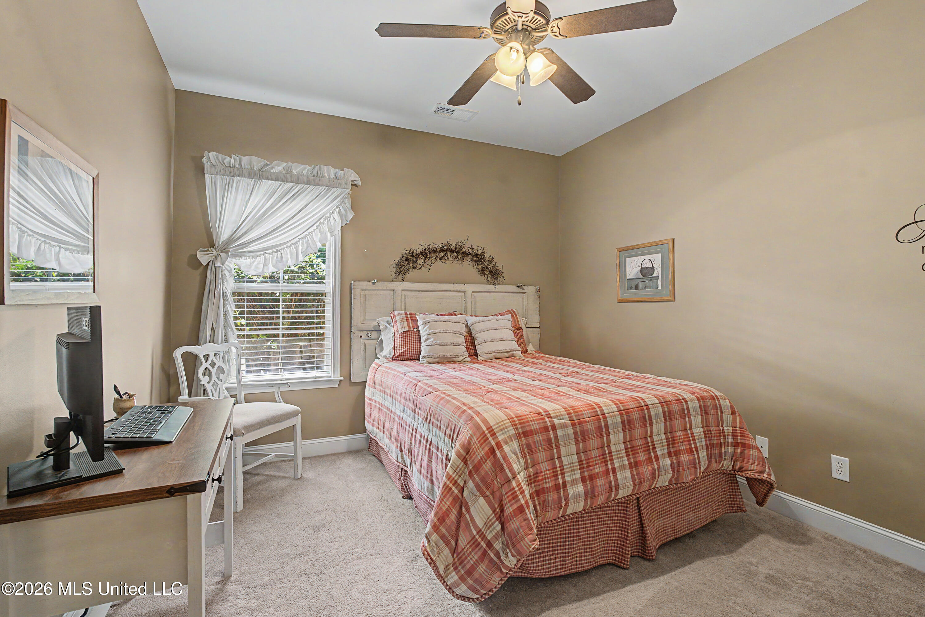 927 Shadow View Drive Property Photo 22
