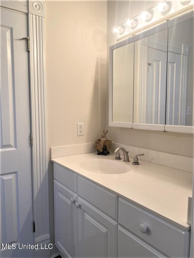 105 N Pearl Street Property Photo 11