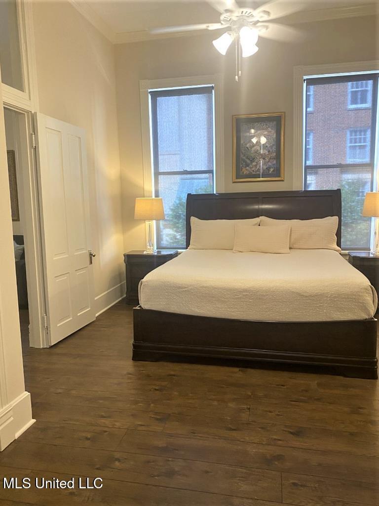 105 N Pearl Street Property Photo 16