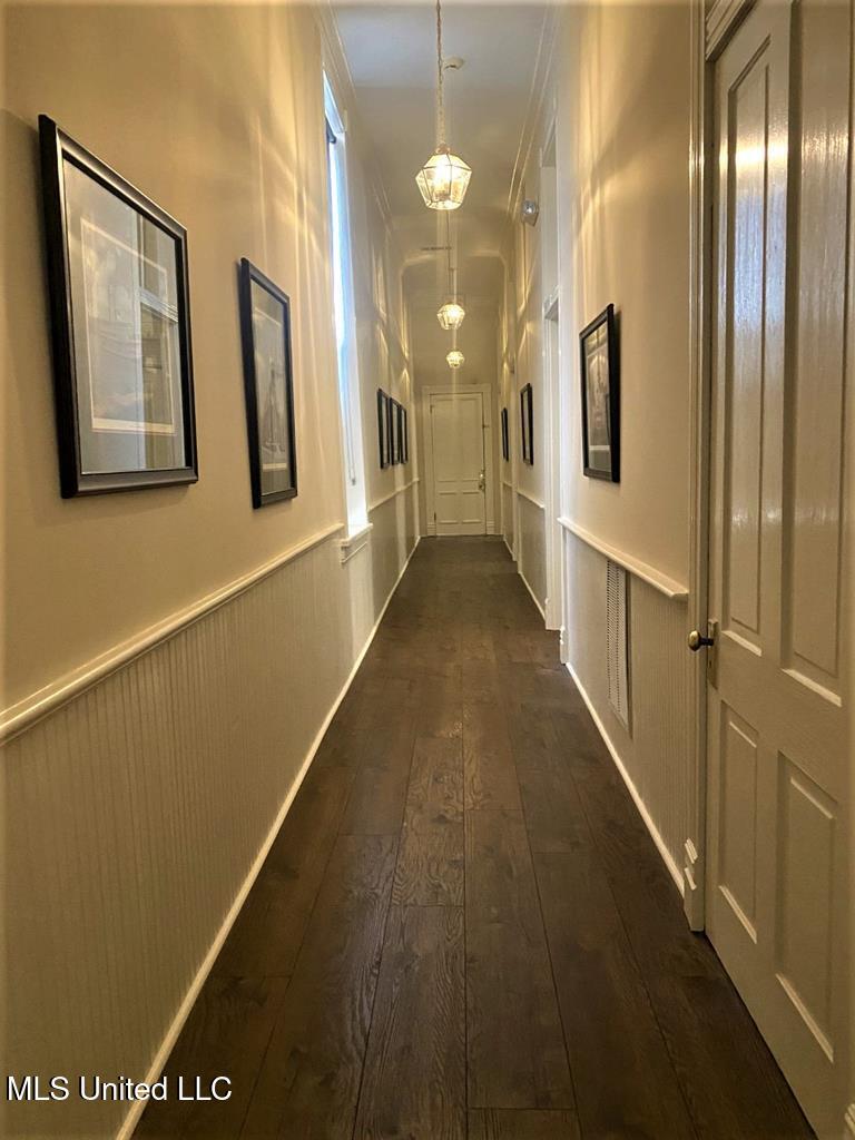 105 N Pearl Street Property Photo 18