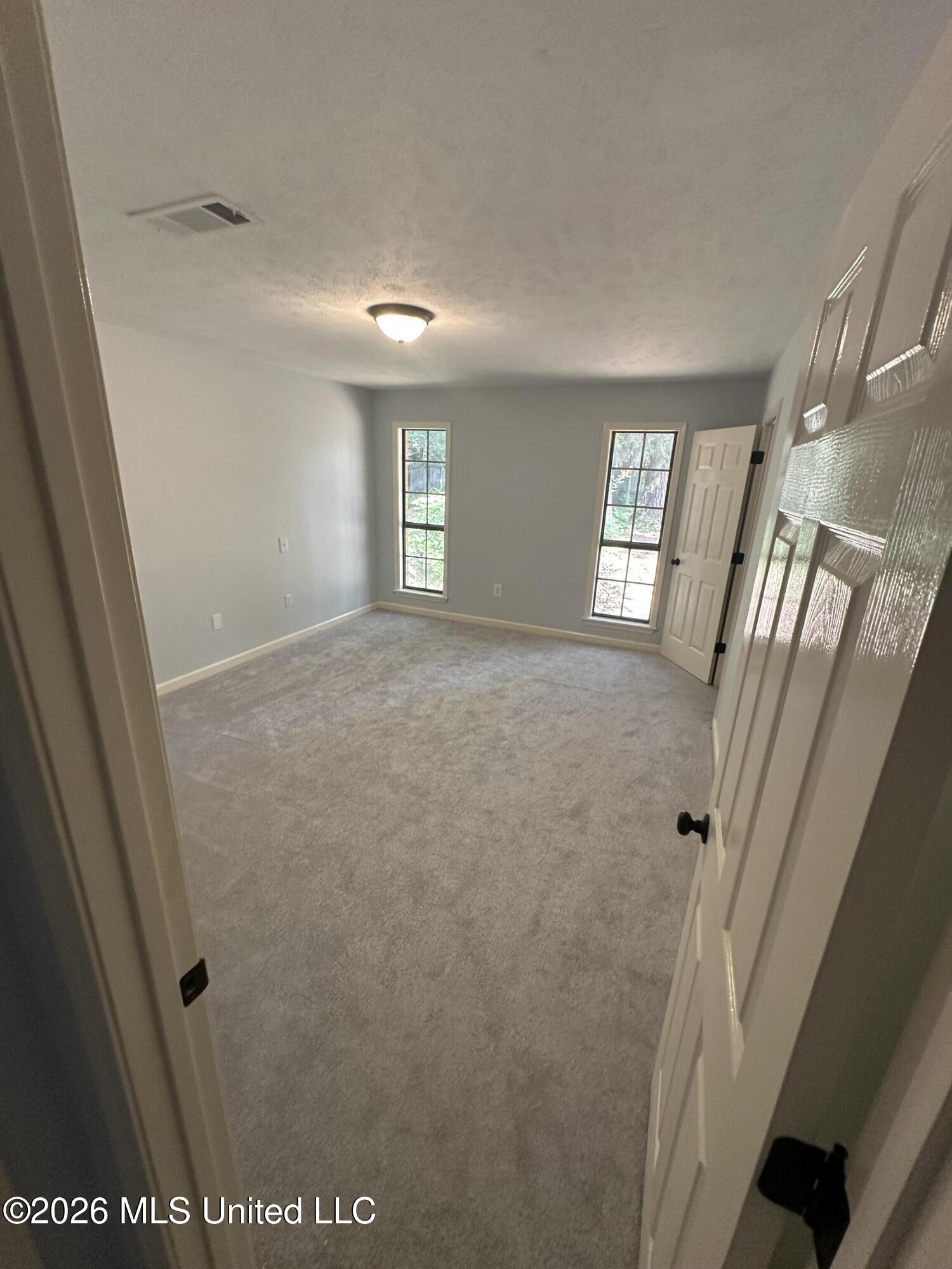 1528 Tracewood Drive Property Photo 2