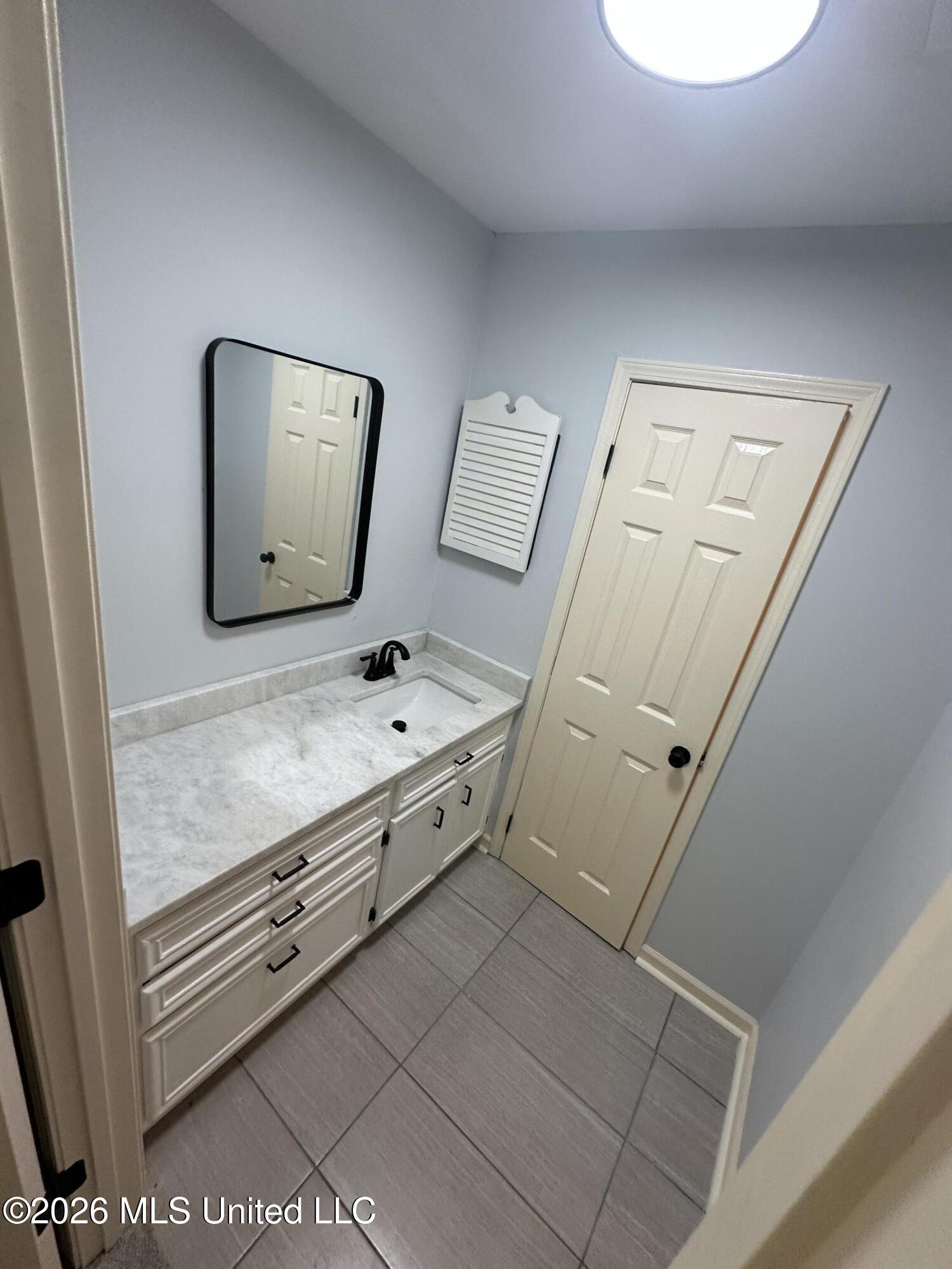 1528 Tracewood Drive Property Photo 6
