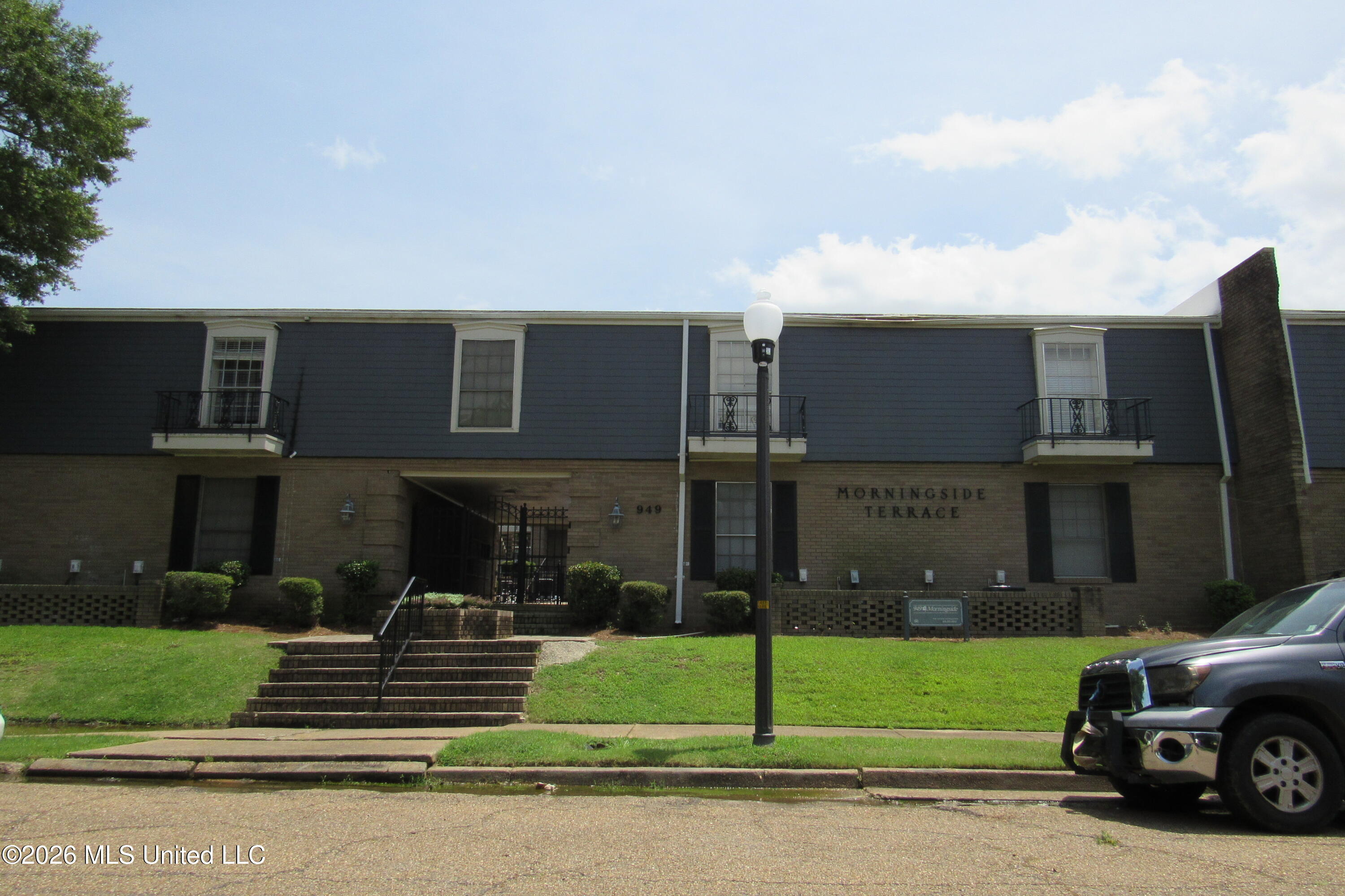 949 Morningside Street Property Photo 1