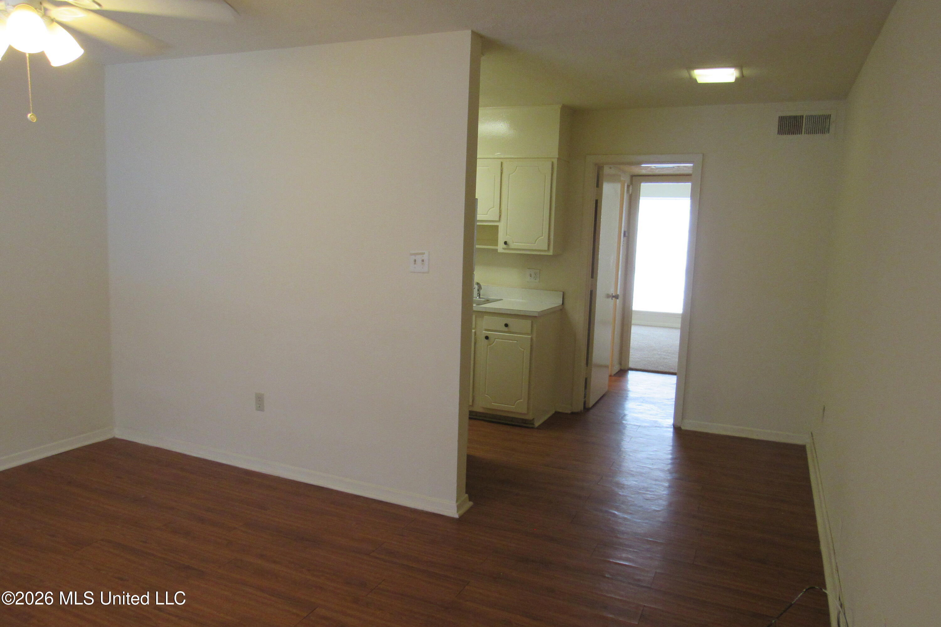 949 Morningside Street Property Photo 7