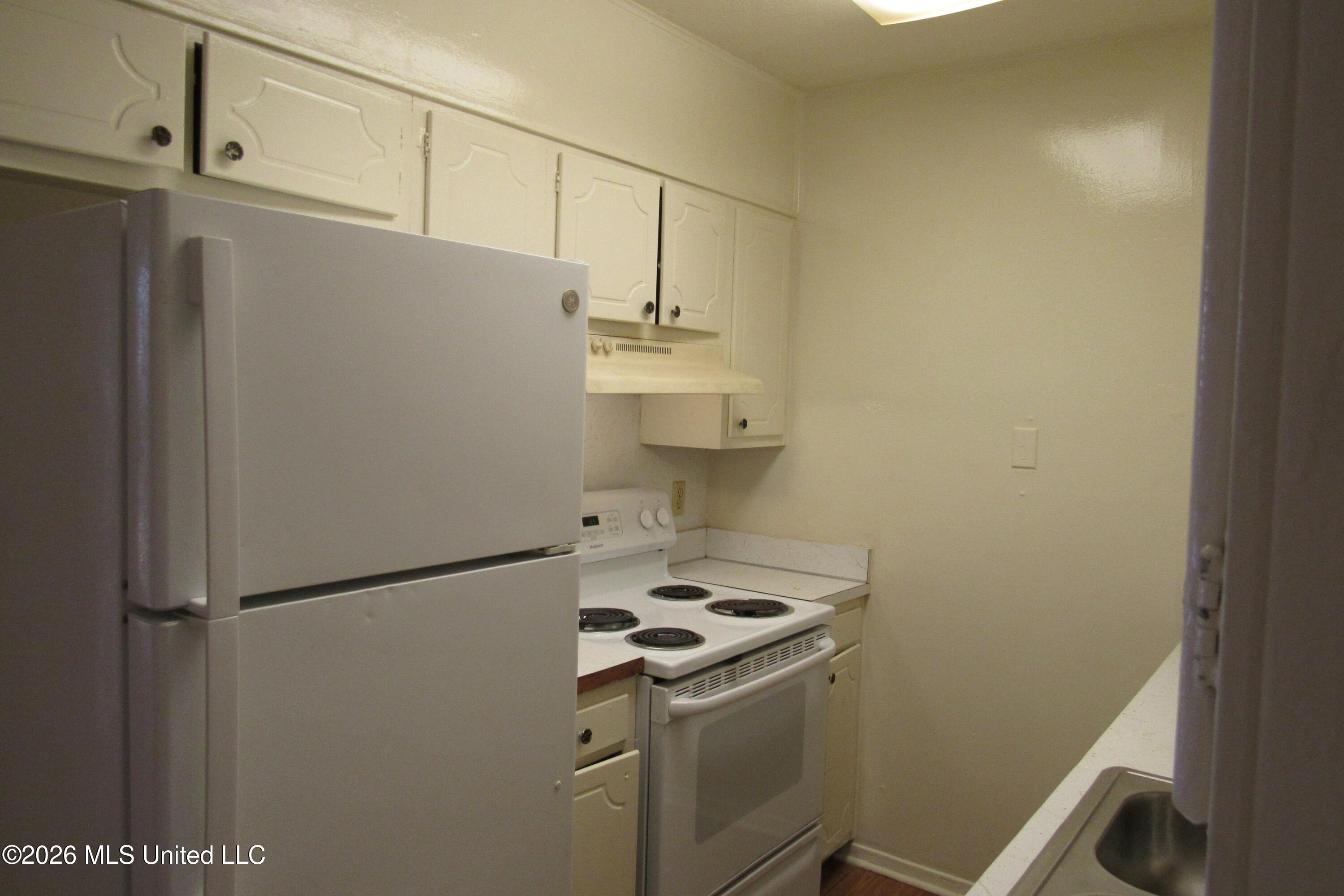 949 Morningside Street Property Photo 8
