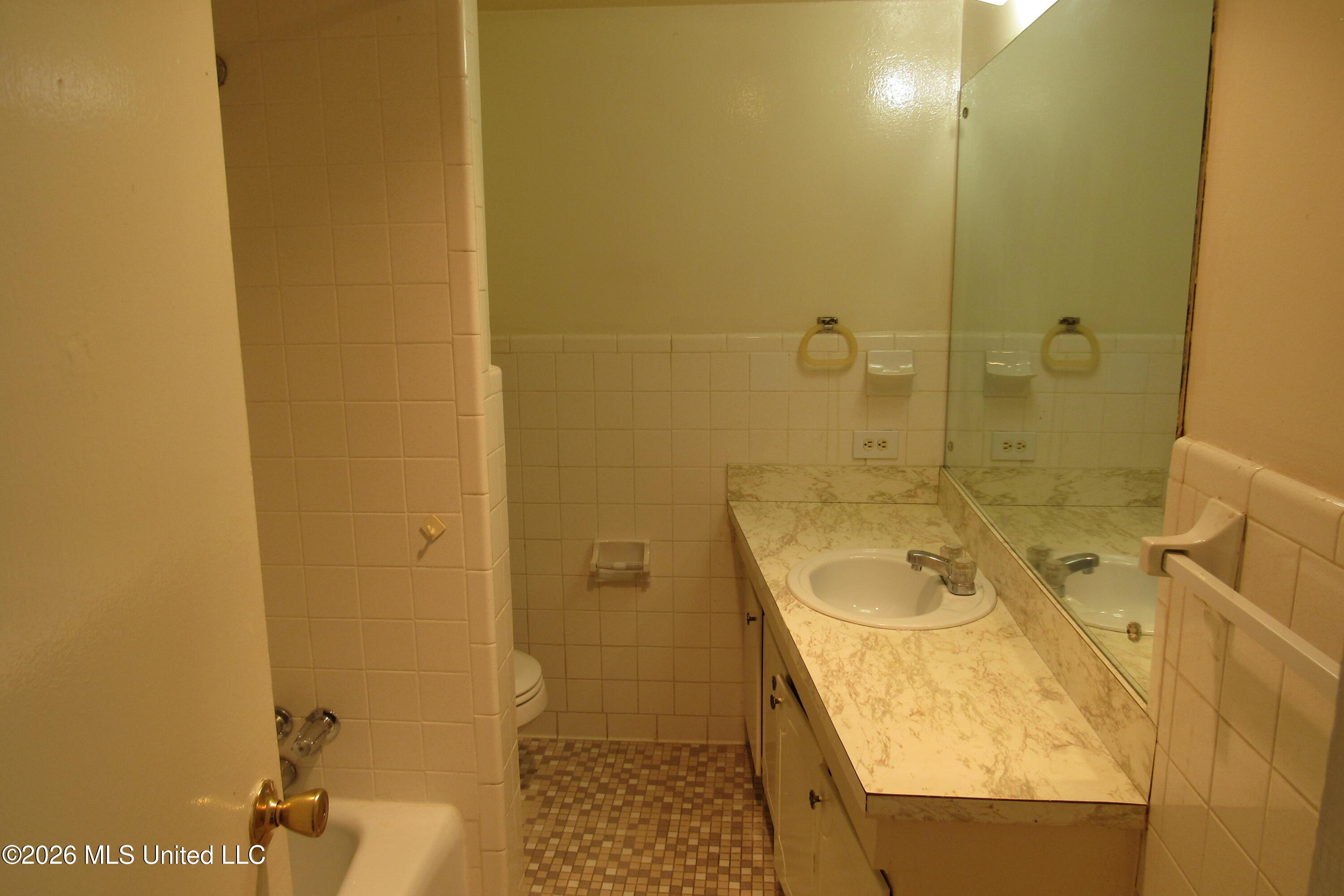 949 Morningside Street Property Photo 16