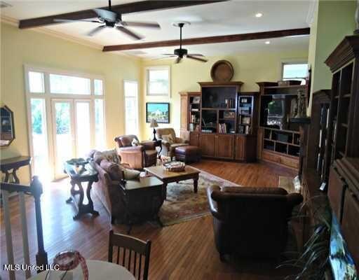 3117 Beach Boulevard Property Photo 19