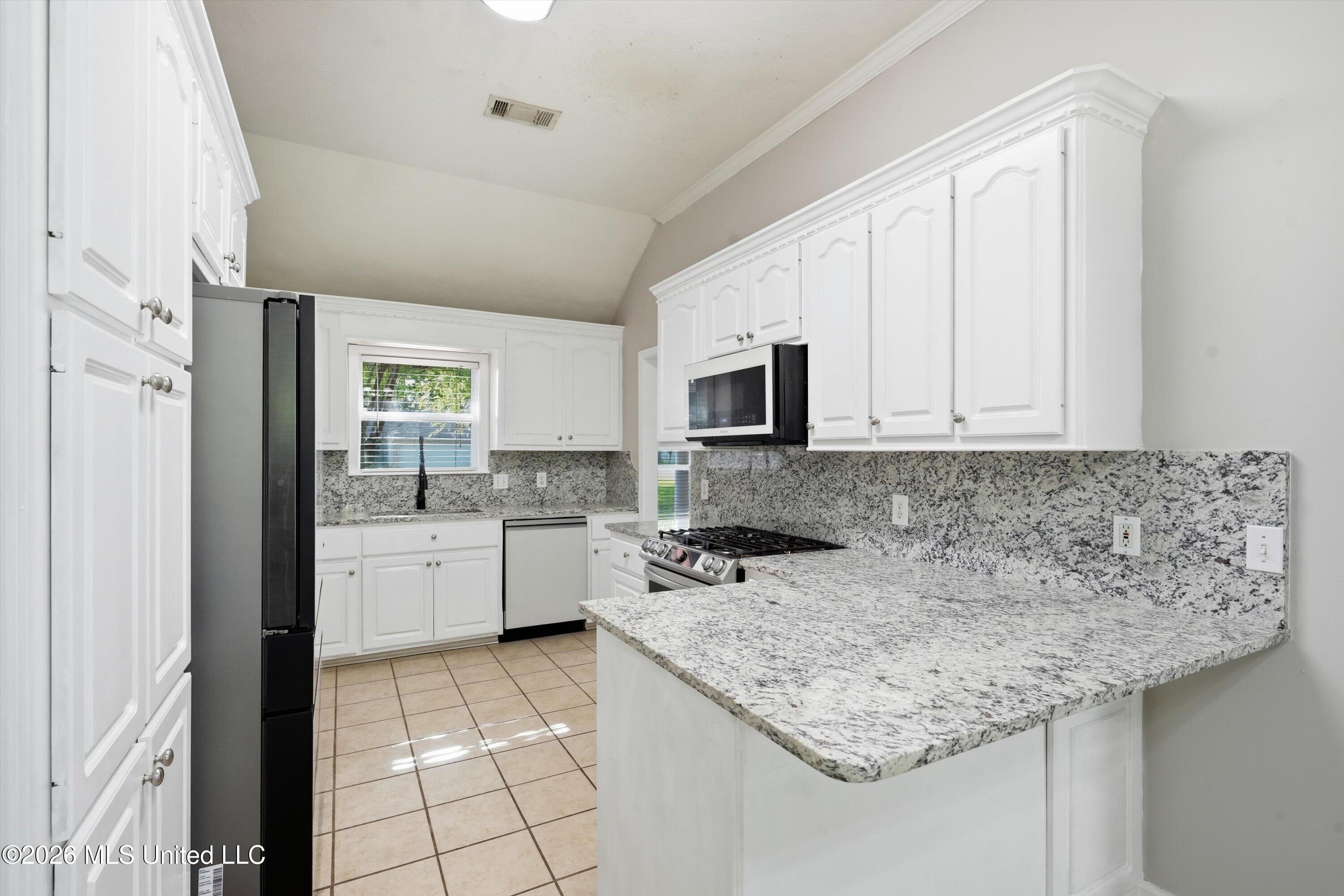 249 Cherry Bark Drive Property Photo 3