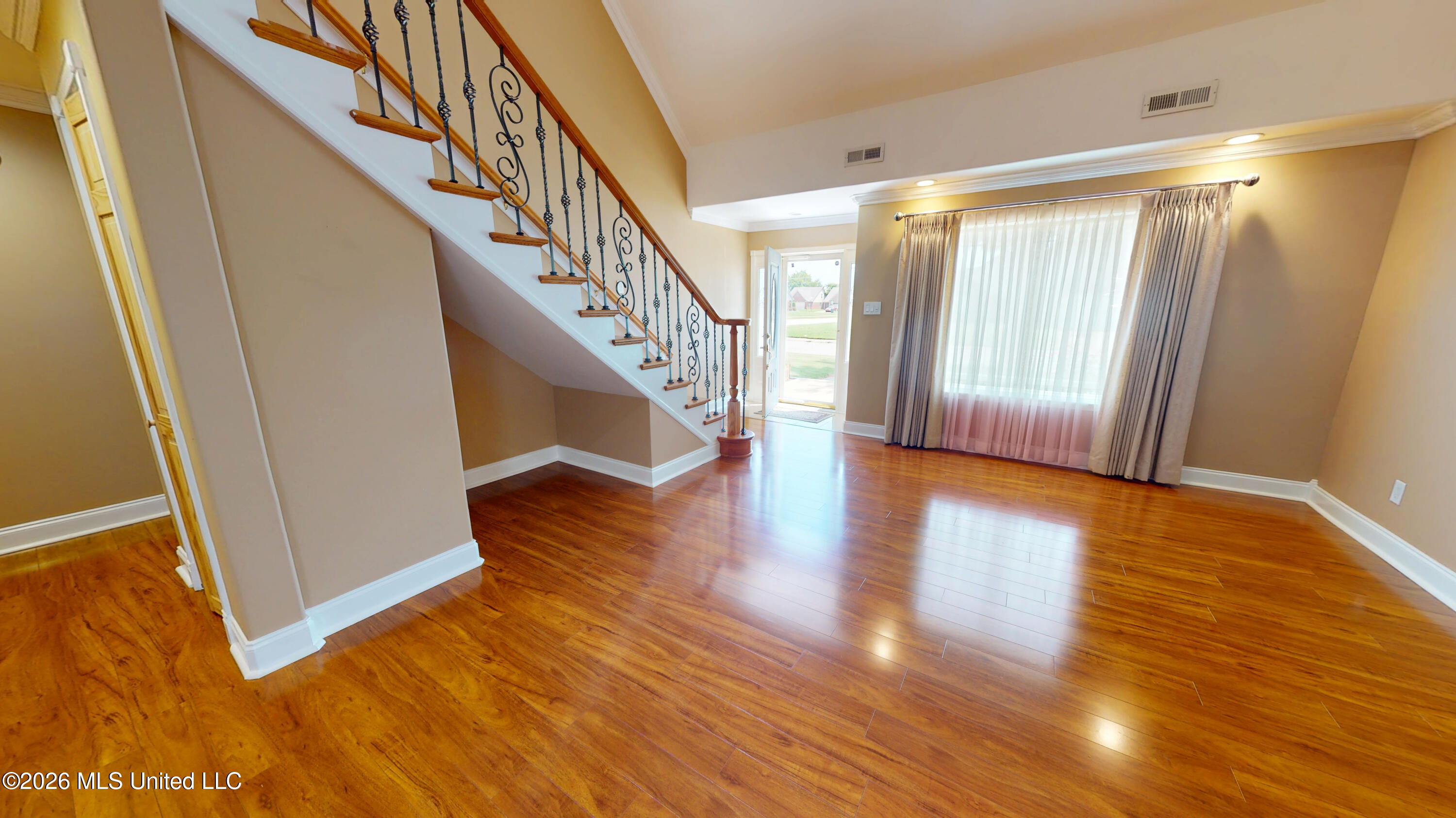 7721 Pin Cove Property Photo 3