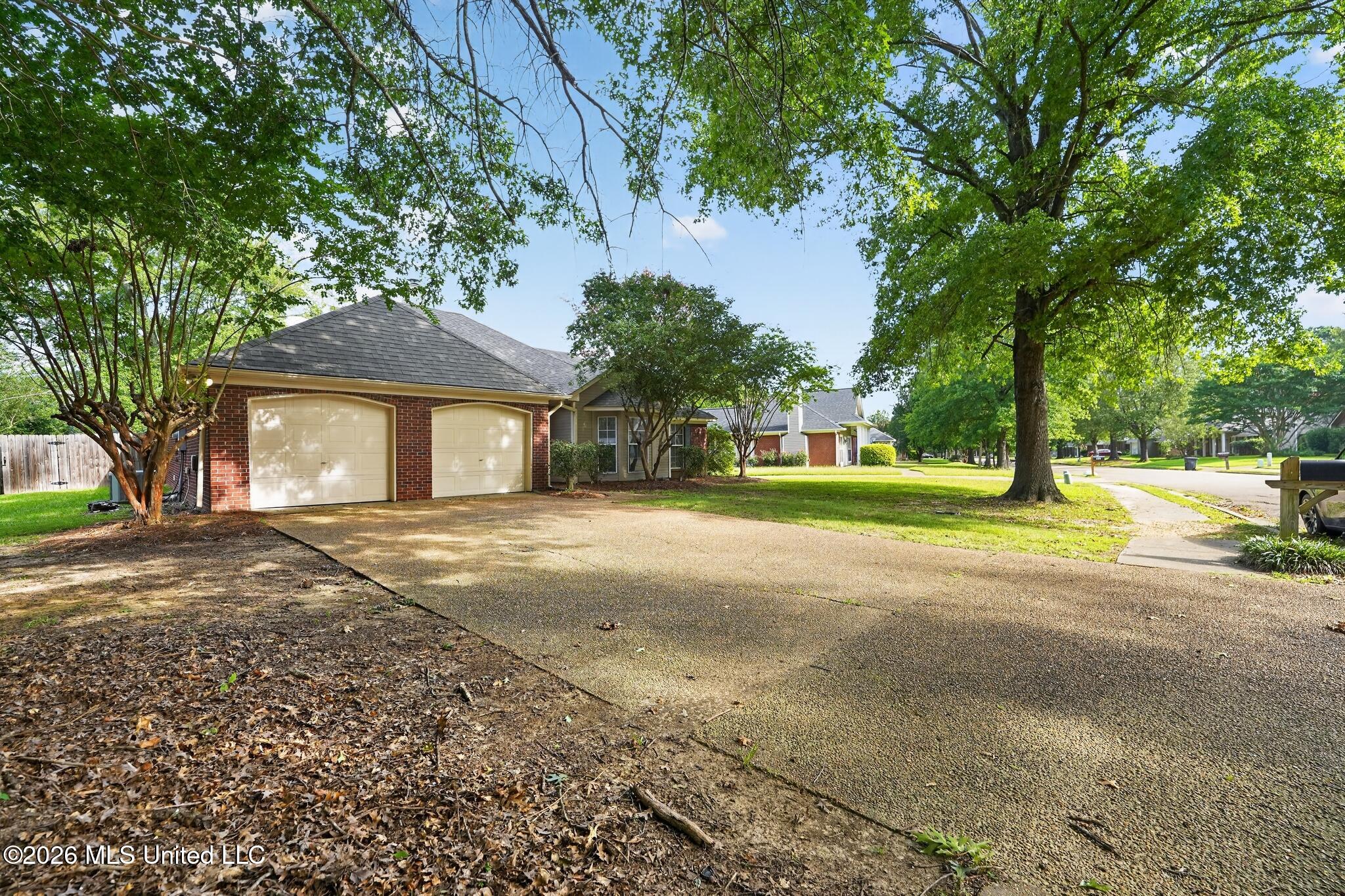 550 Spring Hill Drive Property Photo 2
