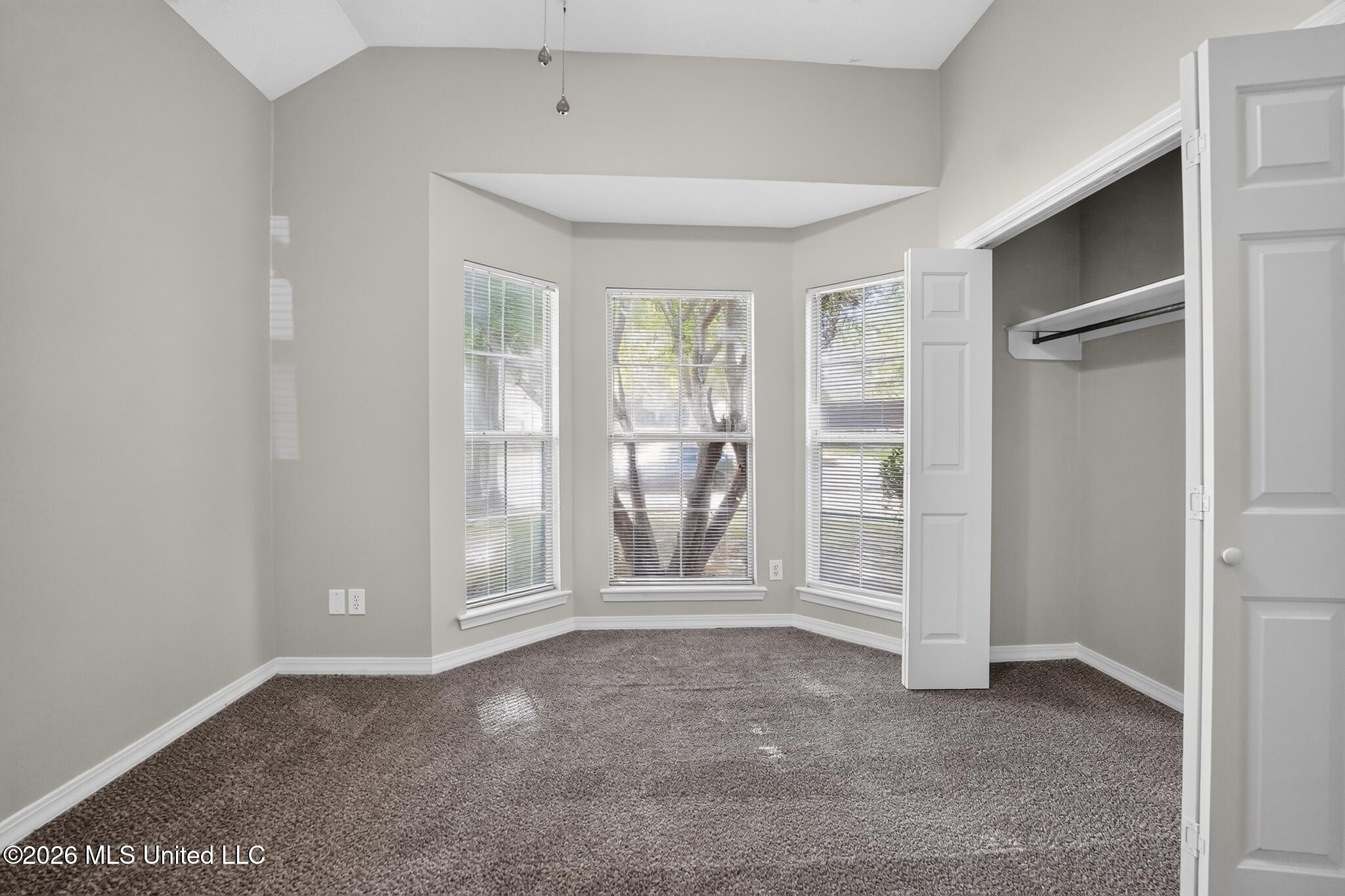 550 Spring Hill Drive Property Photo 6