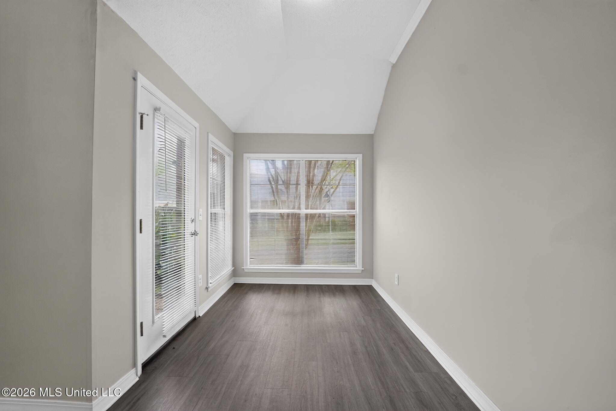 550 Spring Hill Drive Property Photo 10