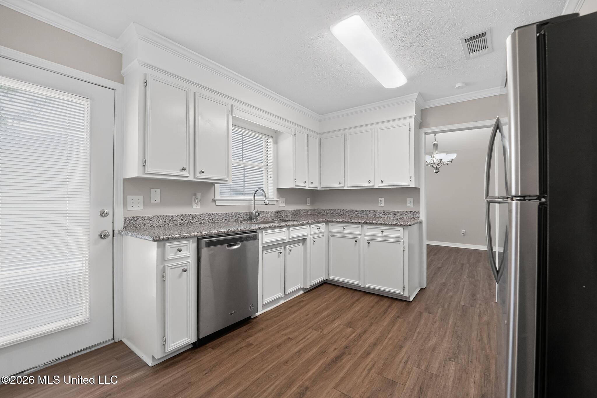 550 Spring Hill Drive Property Photo 16