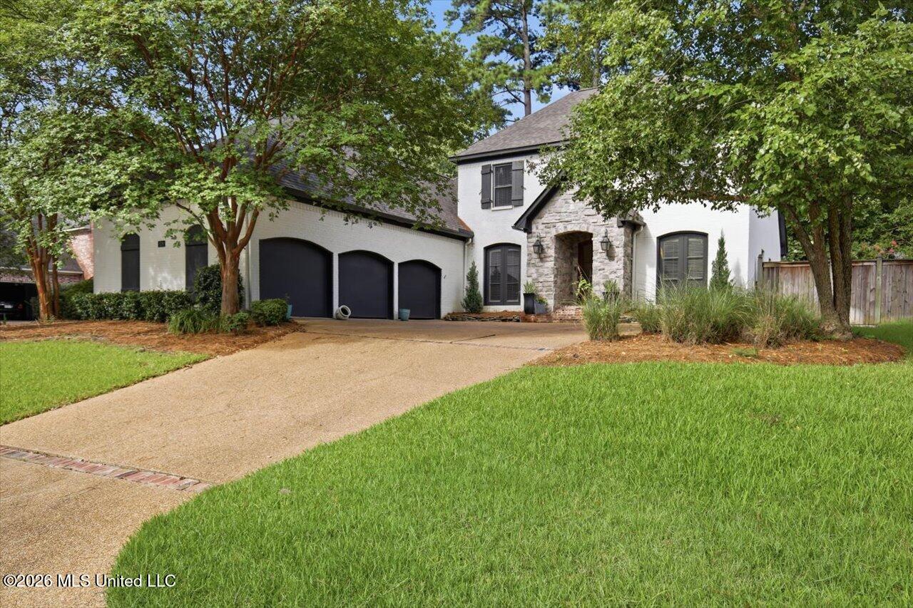 520 Heatherstone Court Property Photo 1