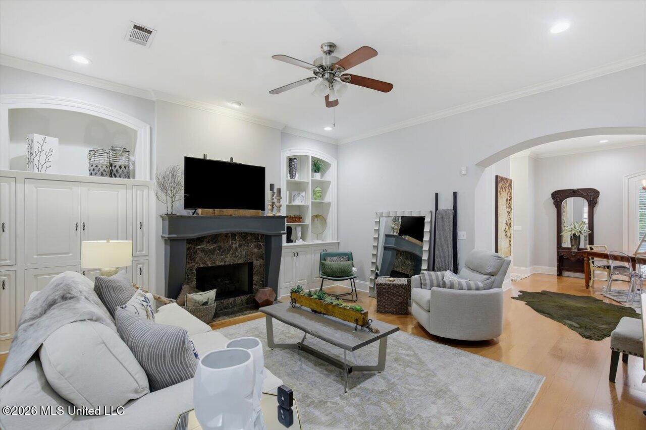 520 Heatherstone Court Property Photo 14