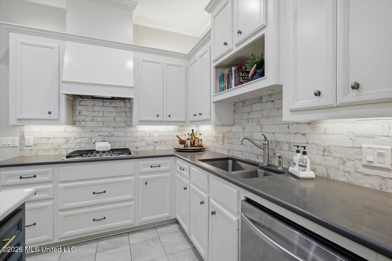 520 Heatherstone Court Property Photo 19