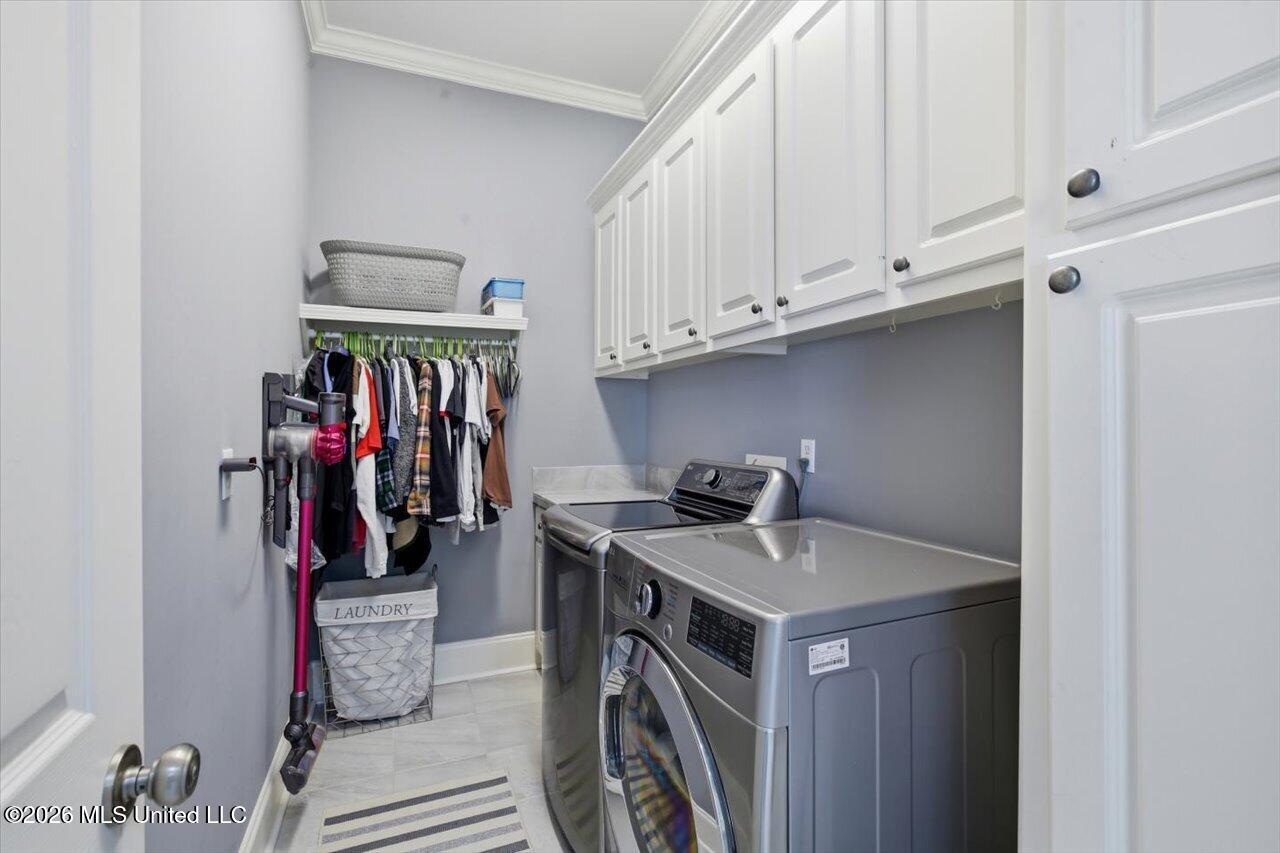 520 Heatherstone Court Property Photo 28