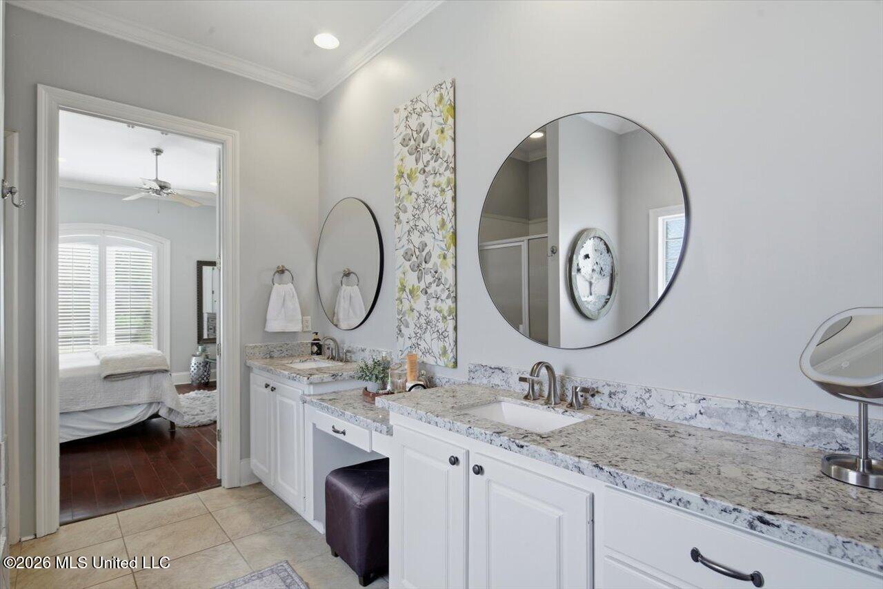 520 Heatherstone Court Property Photo 33