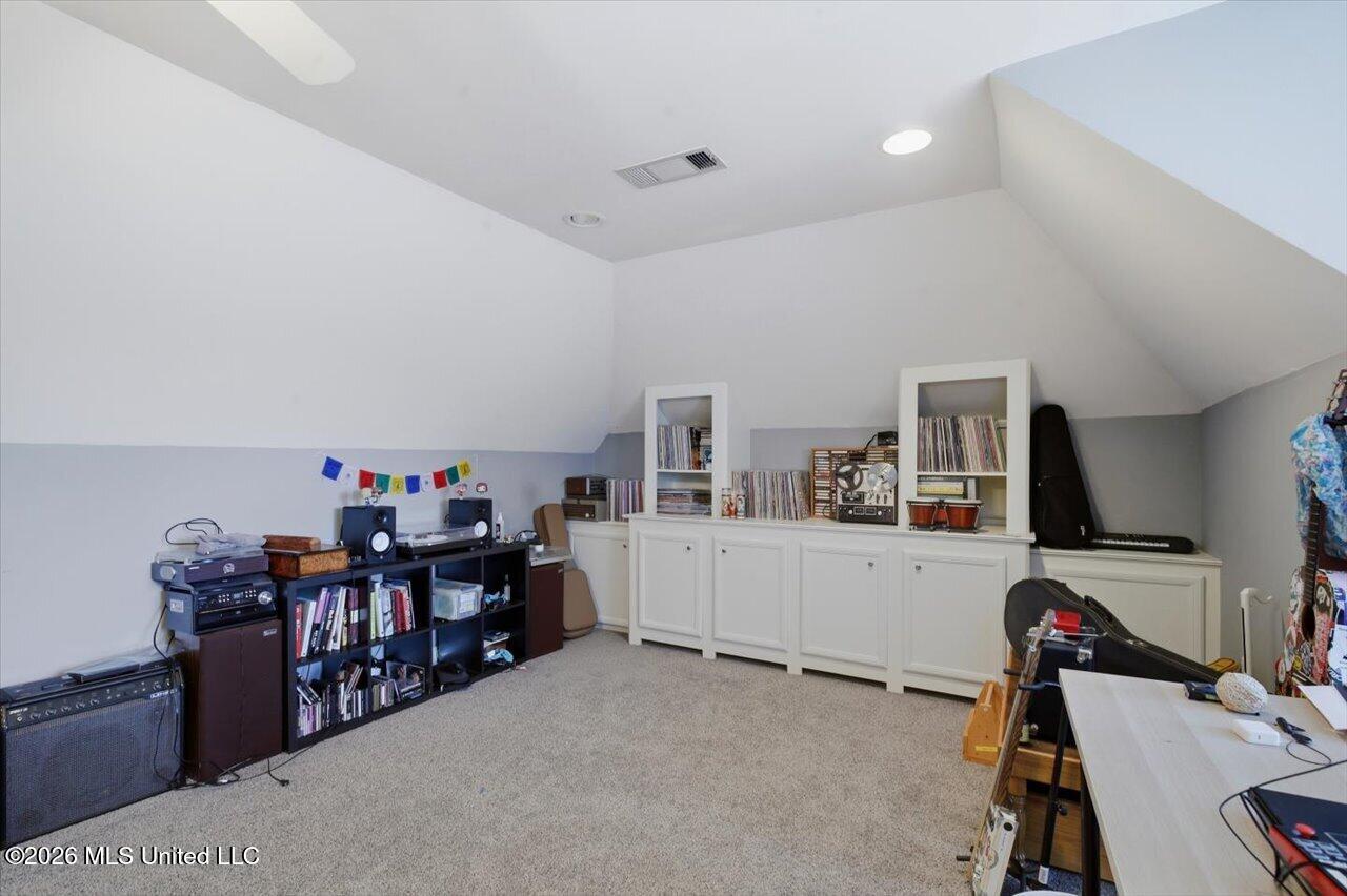 520 Heatherstone Court Property Photo 53