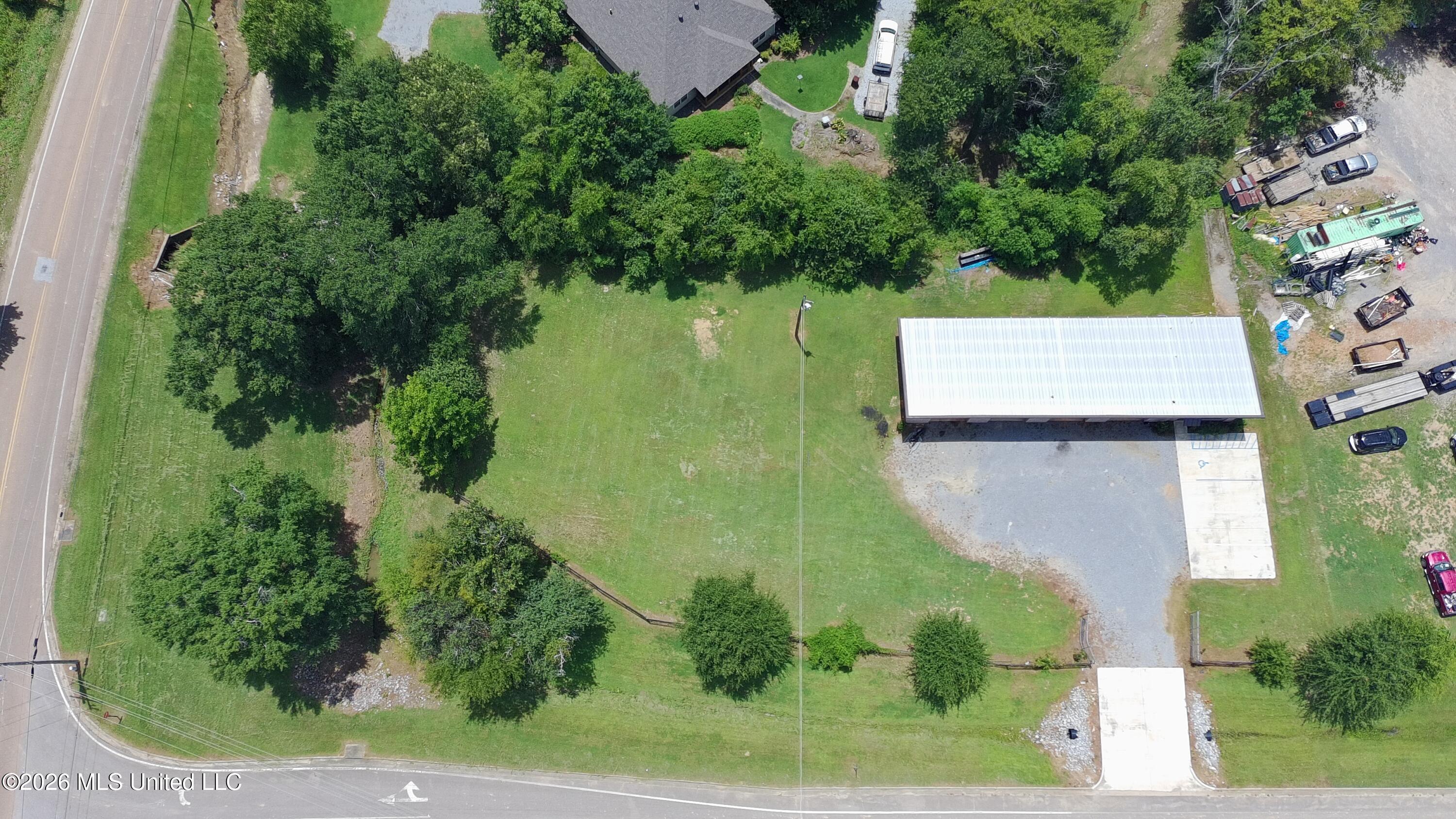 238 Commercial Parkway Property Photo 3
