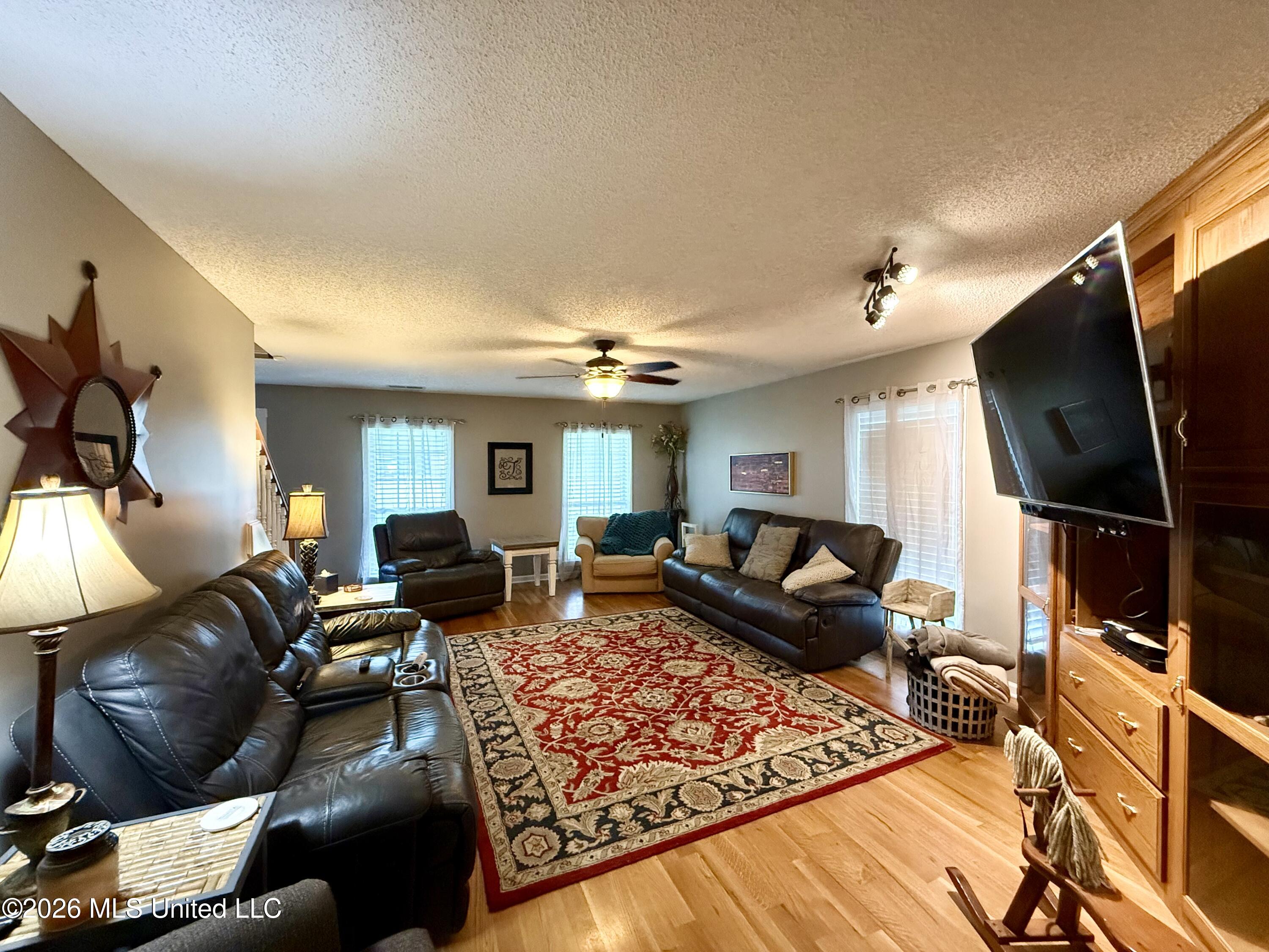 8824 Bell Ridge Drive Property Photo 5