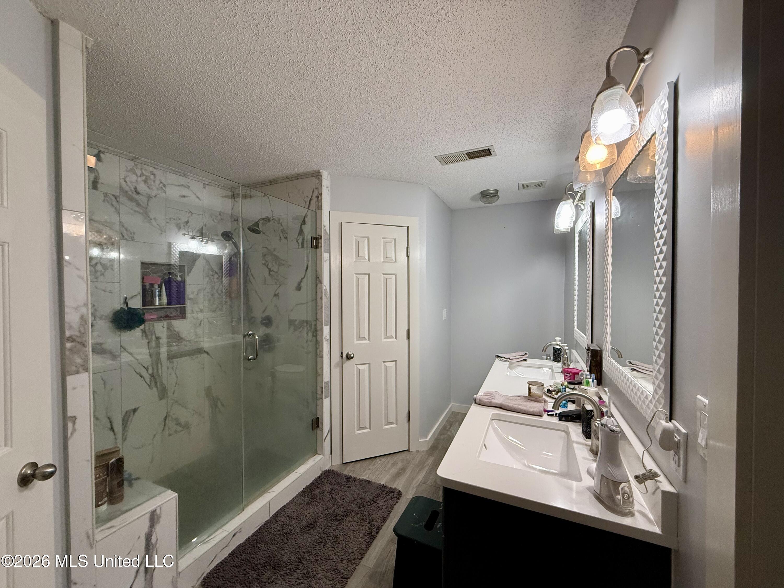 8824 Bell Ridge Drive Property Photo 14