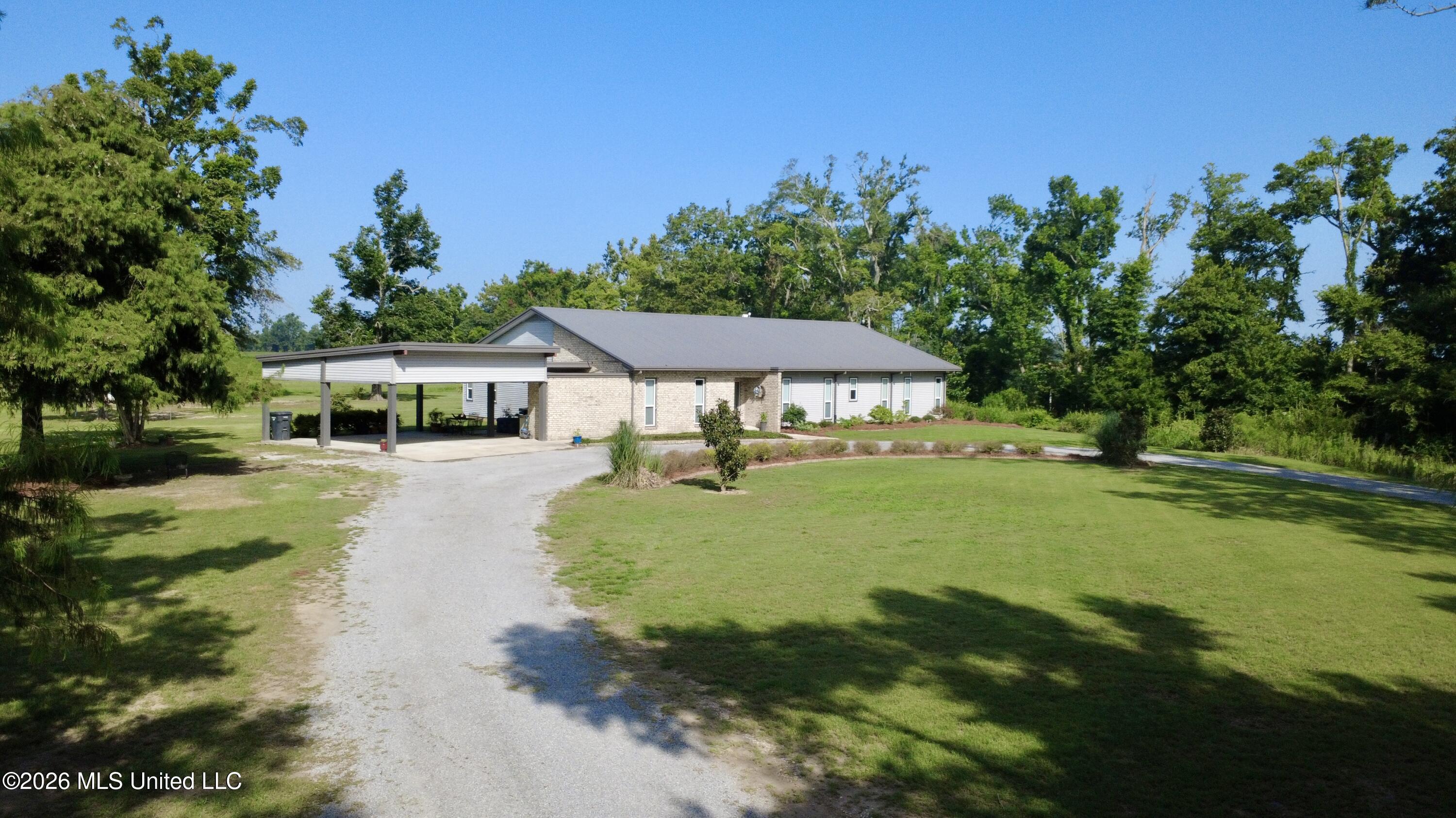 1592 Richland Road Property Photo 2