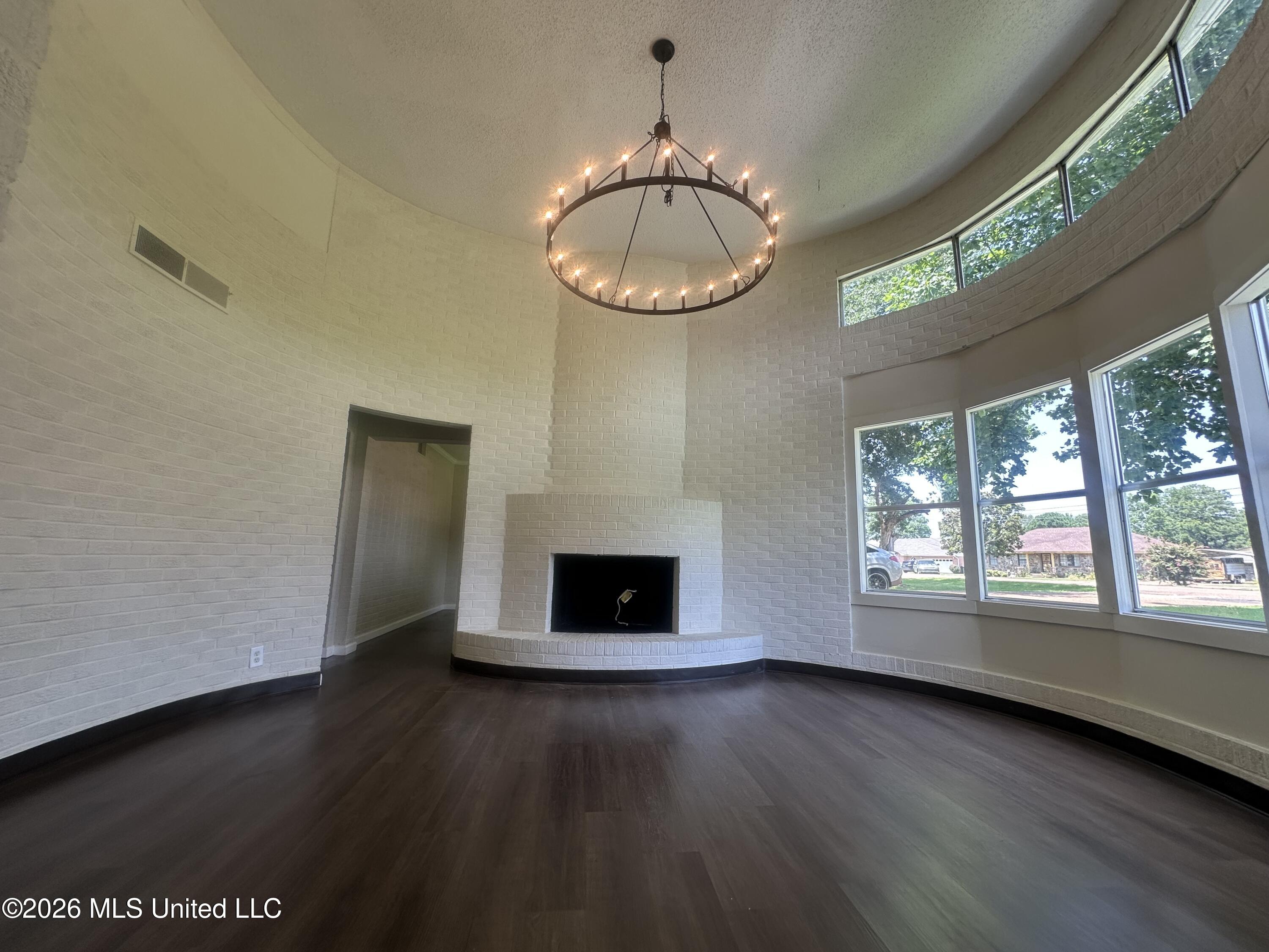 237 W Central Avenue Property Photo 5