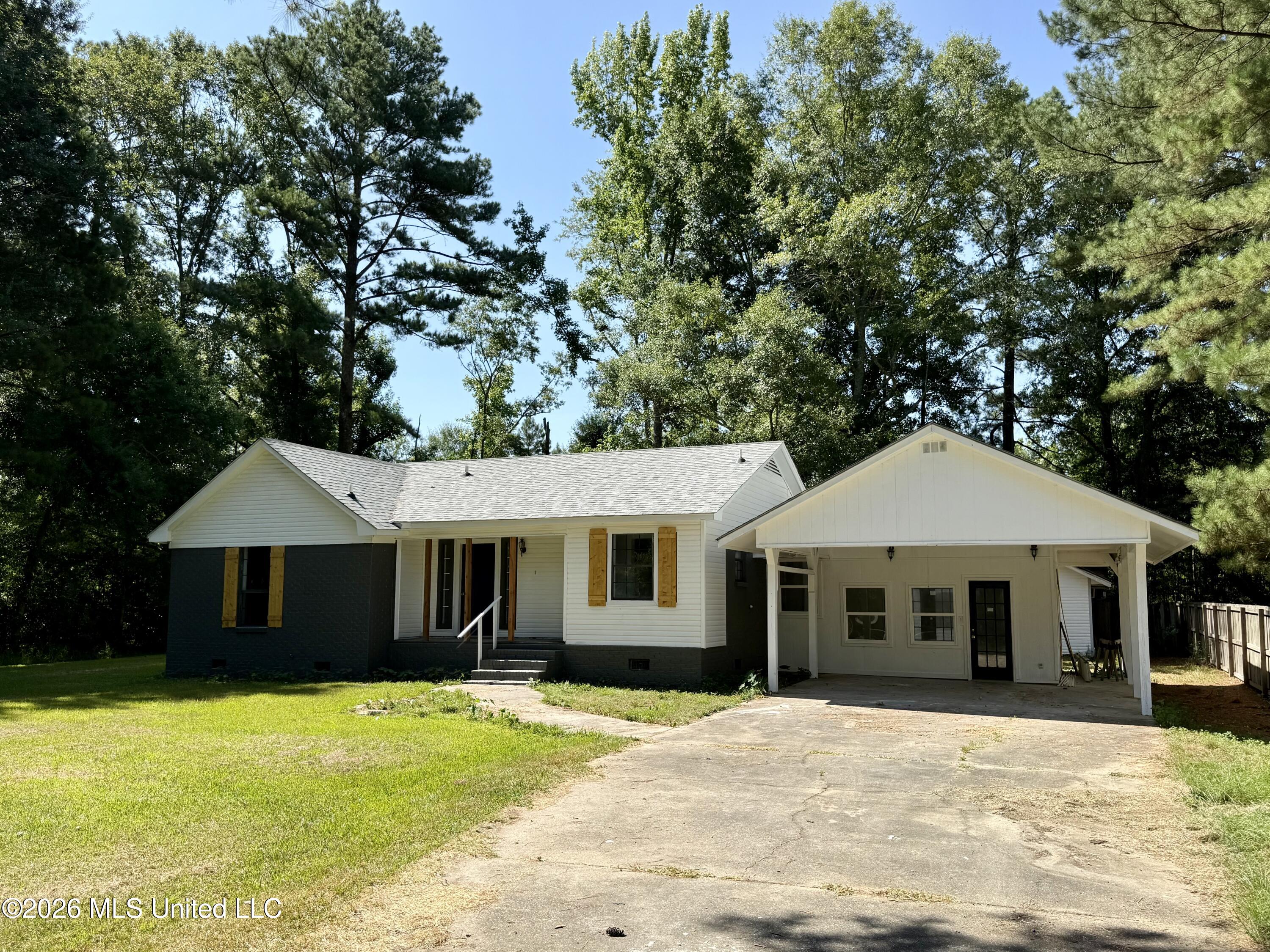 912 River Road Est Property Photo 4