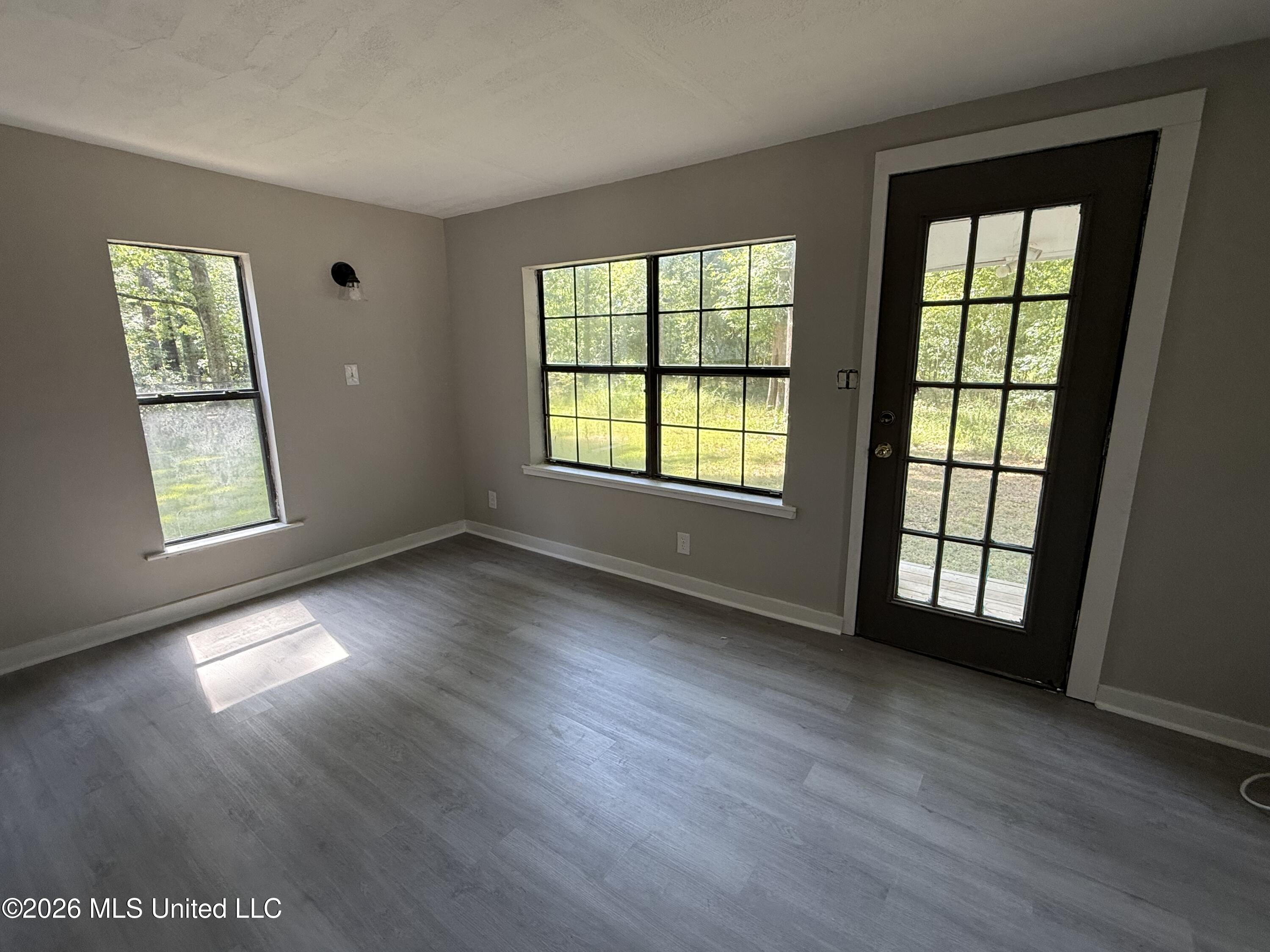 912 River Road Est Property Photo 10