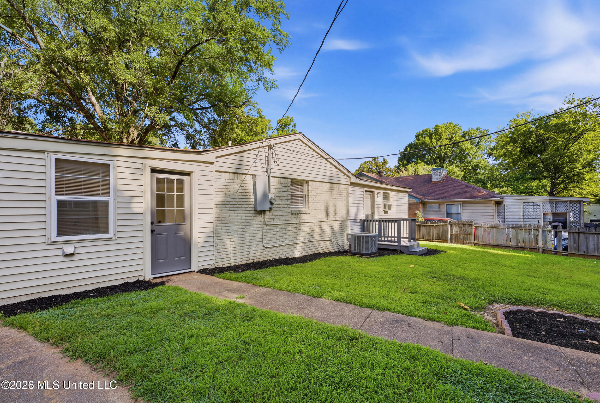 8708 Yorktown Drive Property Photo 5