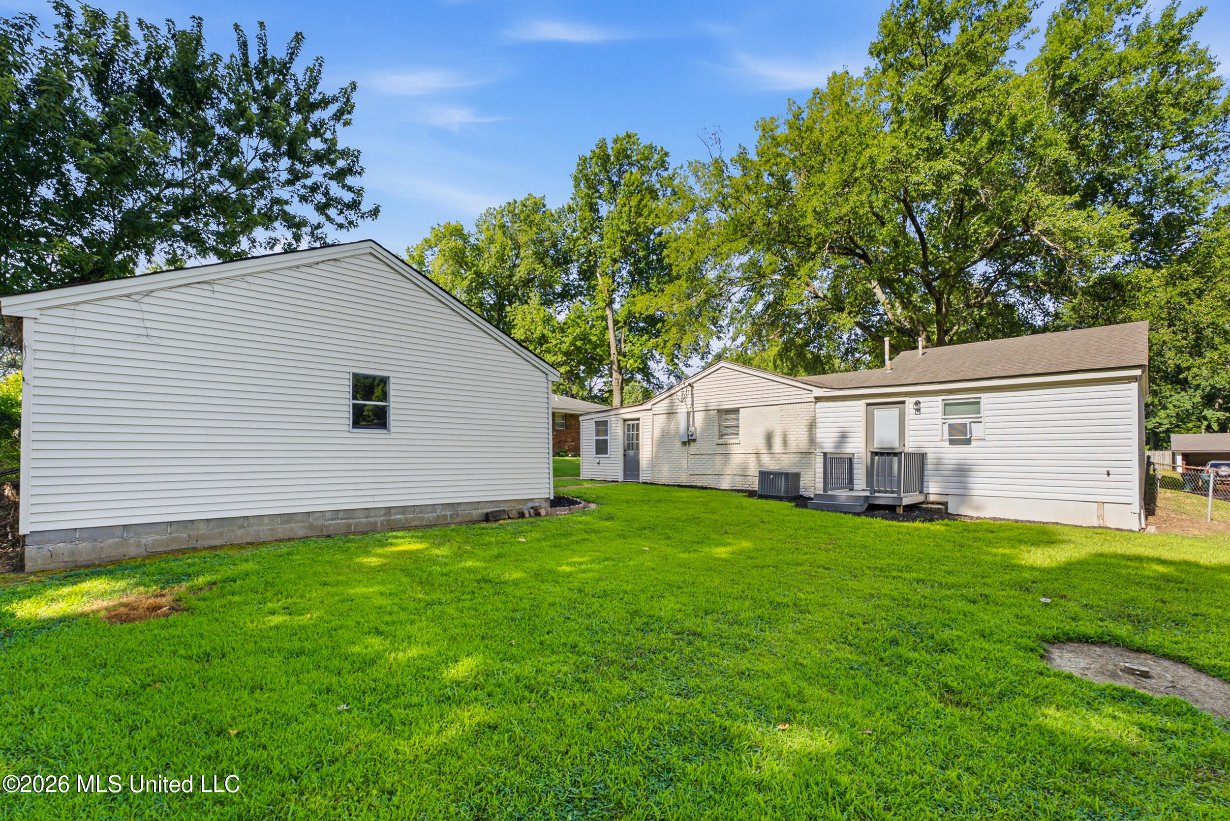 8708 Yorktown Drive Property Photo 6