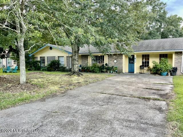751 Canterbury Drive Property Photo 2